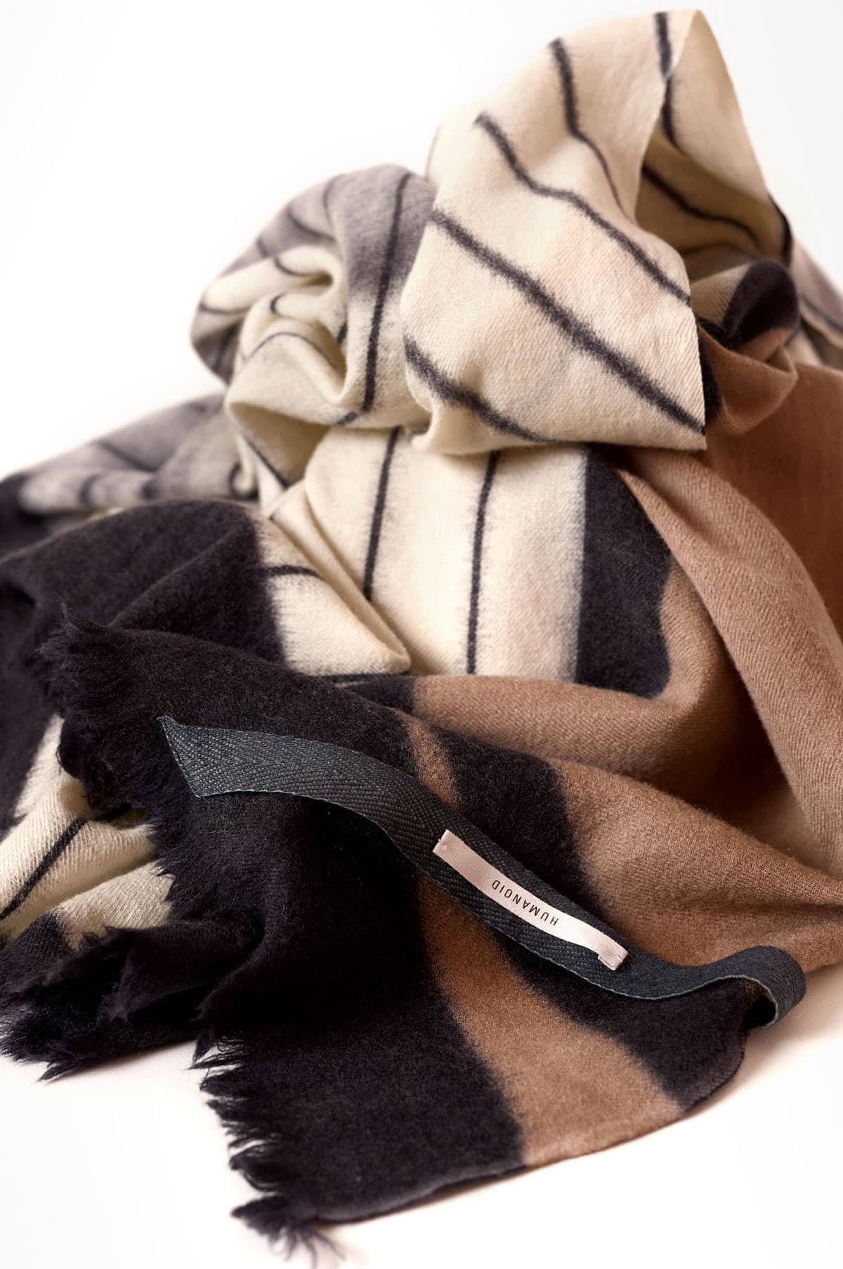Humanoid_WIBA_Scarf_1