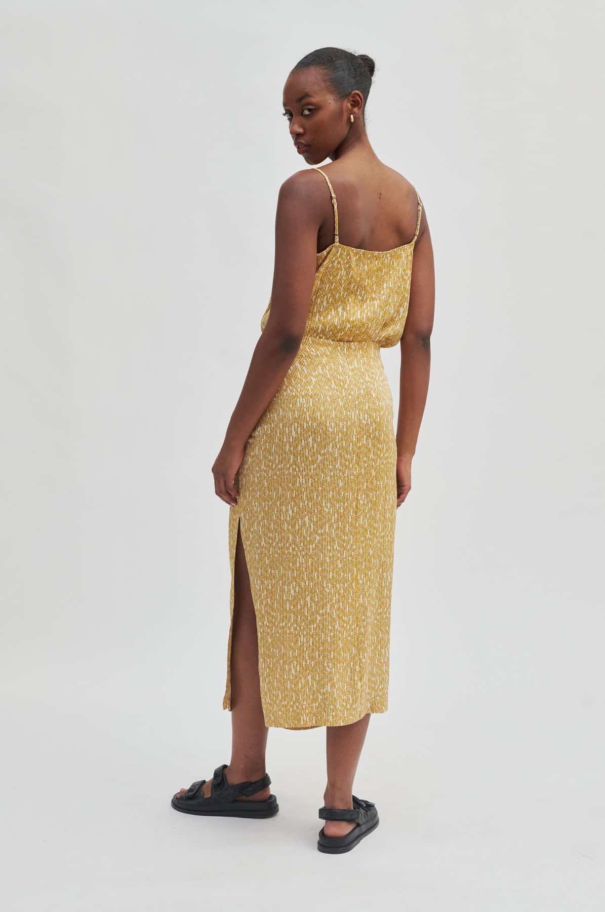 Second-Female_RATTAN-top_6