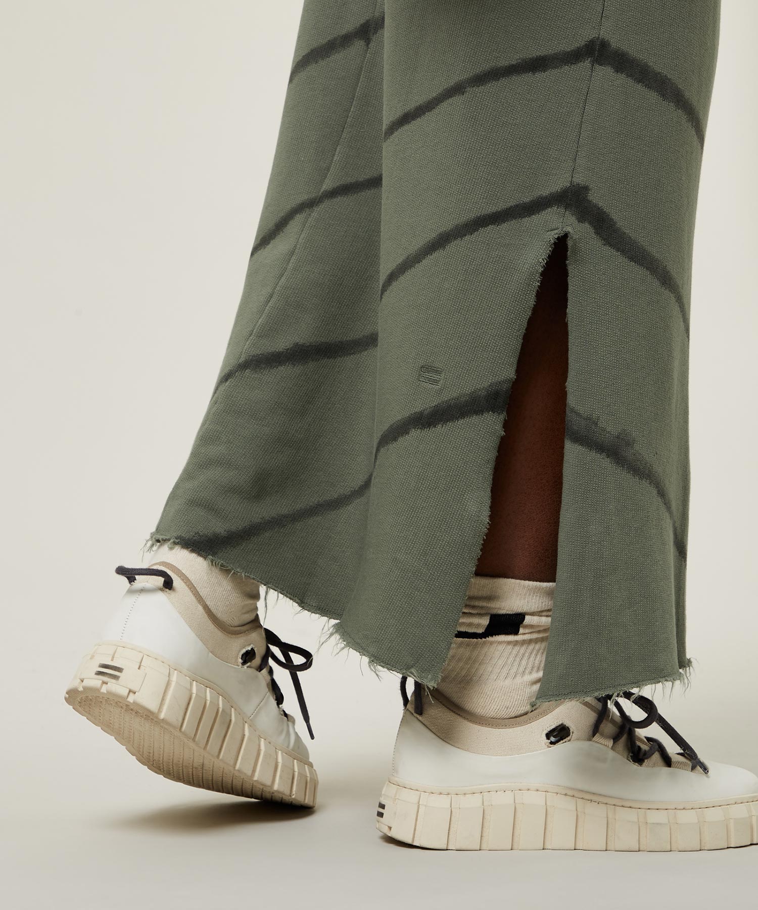10DAYS_LONG-SKIRT- SPRAY-DYE_1