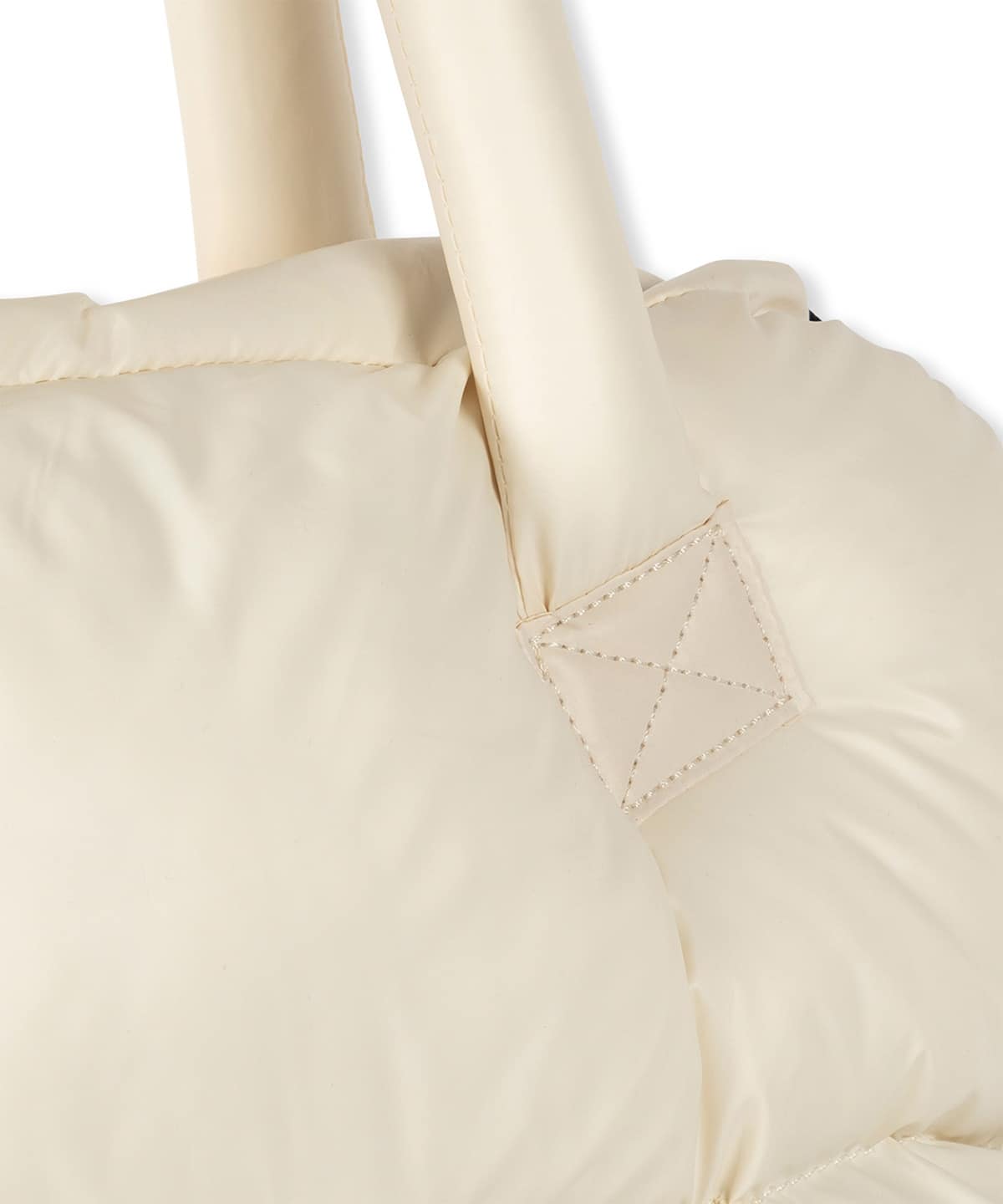 10DAYS_PILLOW-SHOPPER_4
