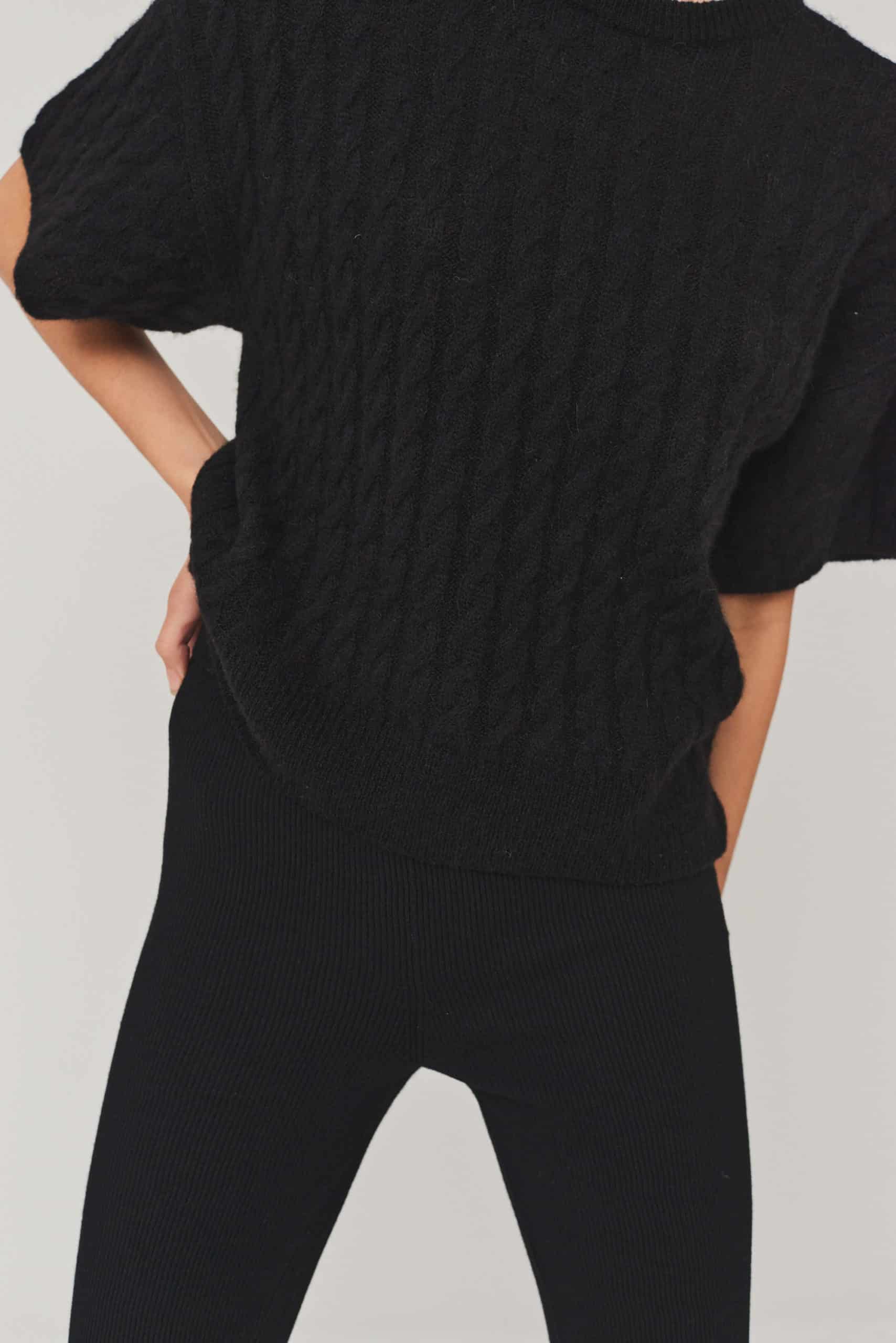 Designers_Remix_Verona_Tee_Black_2
