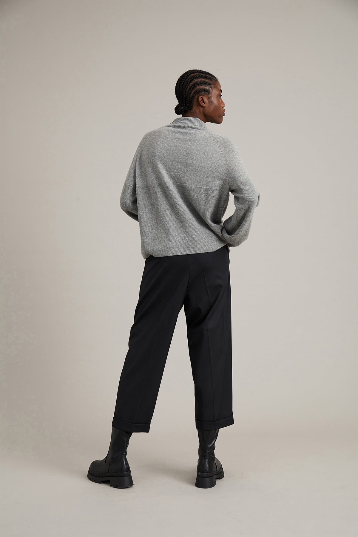 MUNTHE_ALOPE_GREY_3