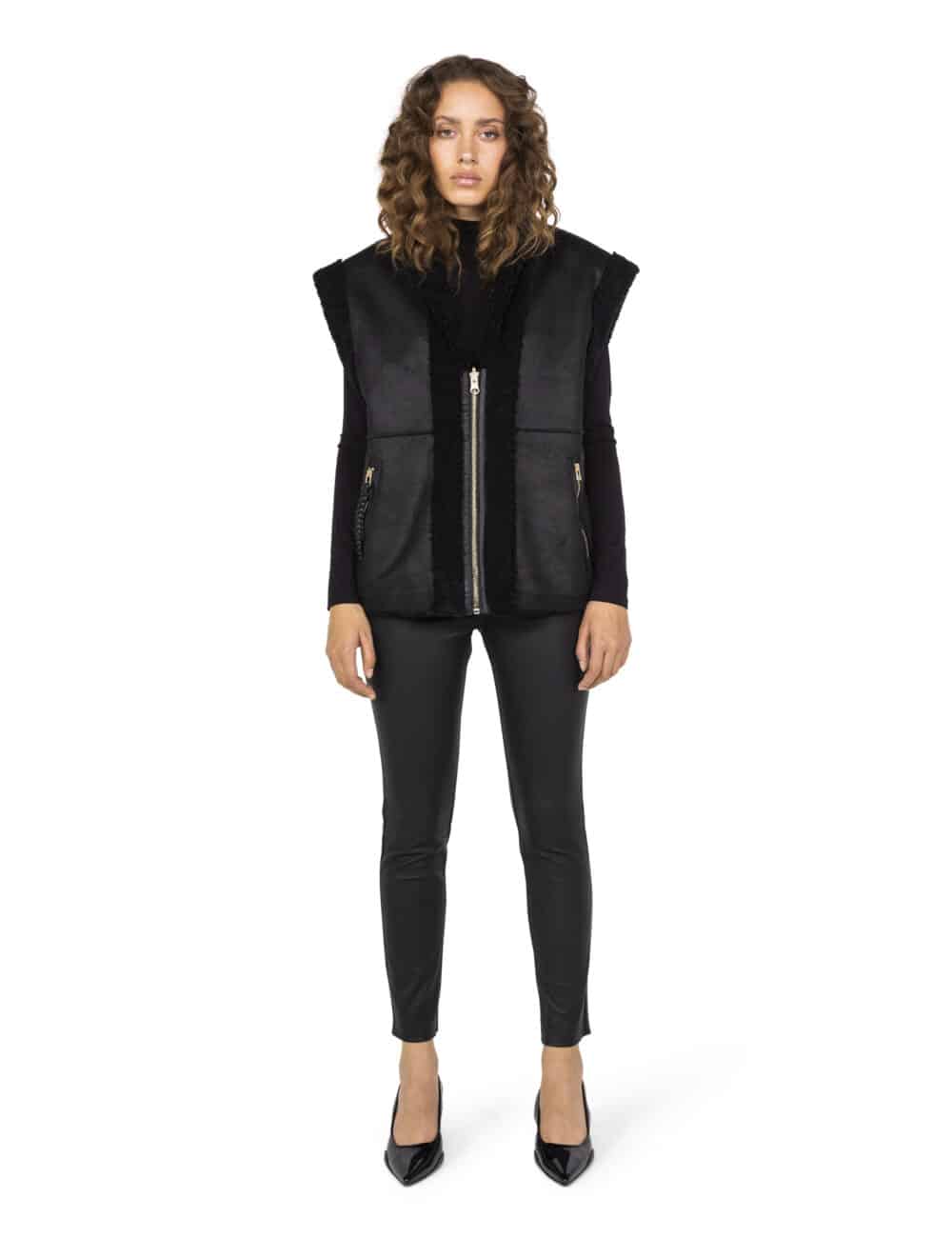 Goosecraft-Mila_Teddy-Coat_Black_1