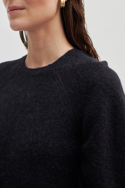 Second-Feamle_ELIRA_KNIT_BLACK_3
