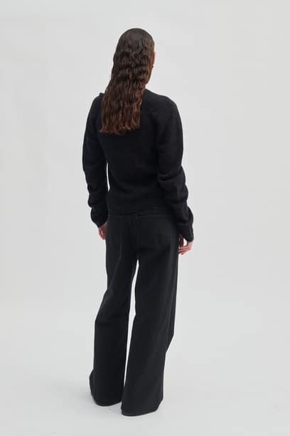 Second-Feamle_ELIRA_KNIT_BLACK_6