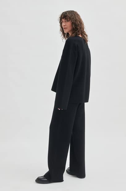 Second_Female_BALIBA-KNIT-TROUSERS_2