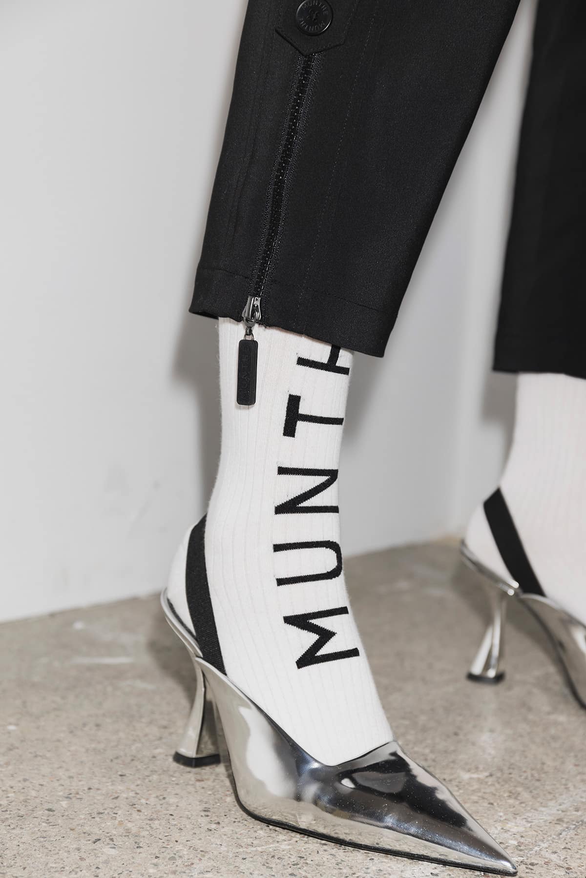 MUNTHE_DIVINELY_WHITE_1