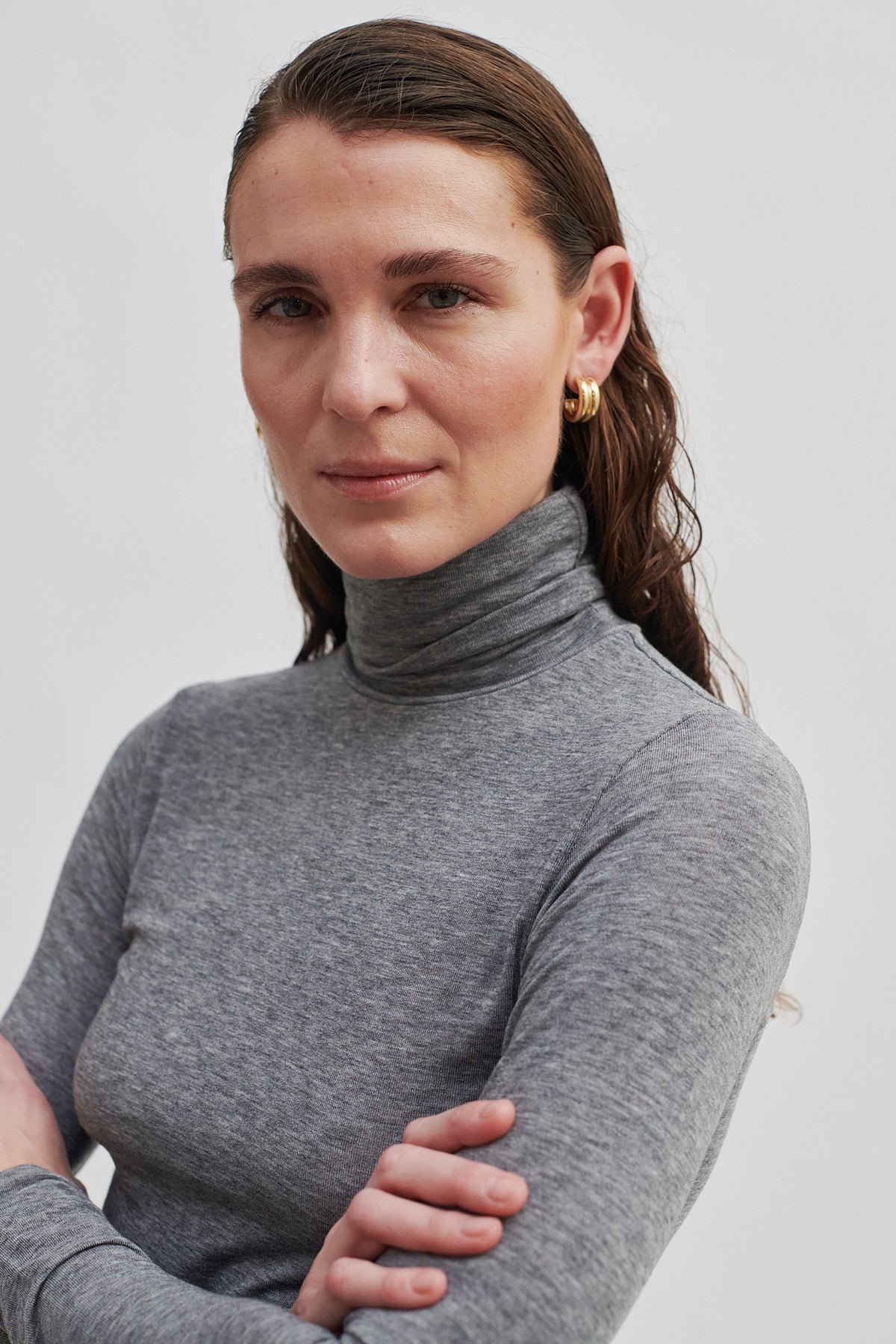 Second_Female_Matima-T-Neck_grey_2
