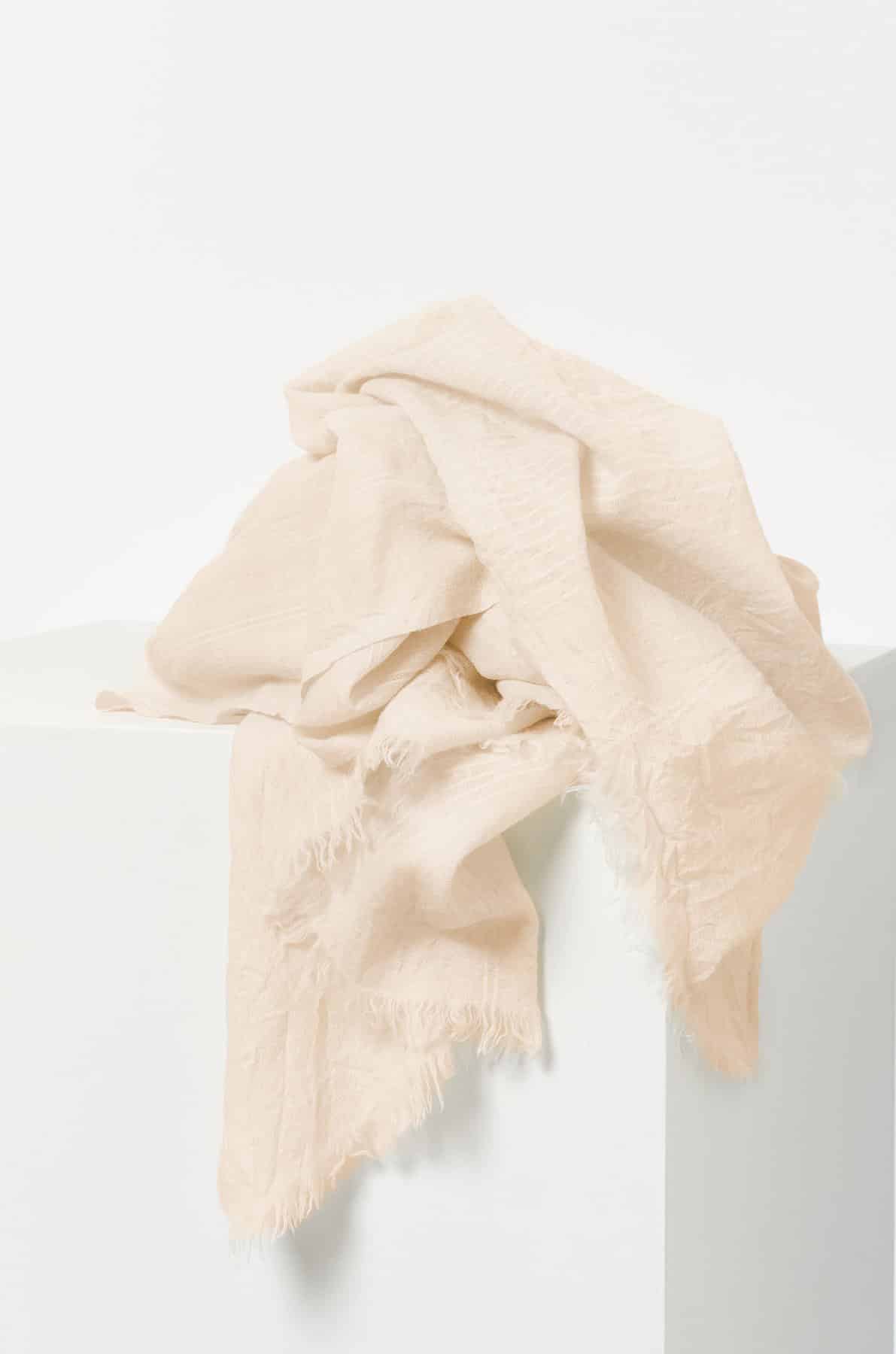 Humanoid_WAHIKO-scarf_MILK_3