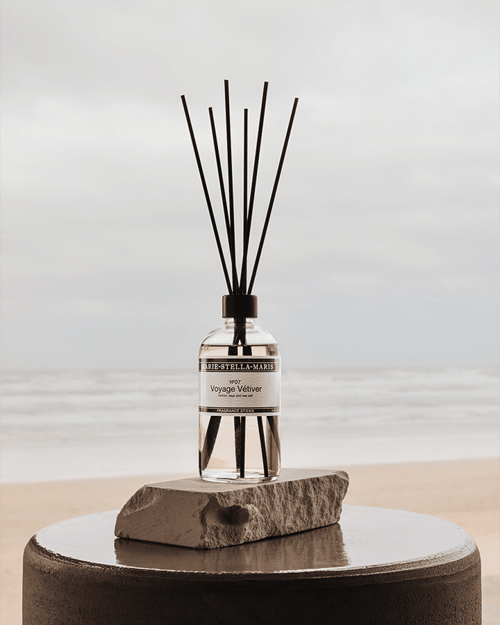 8720701162327FragranceSticksVoyageVetiver250mlmoodshot1768x960-min_720x
