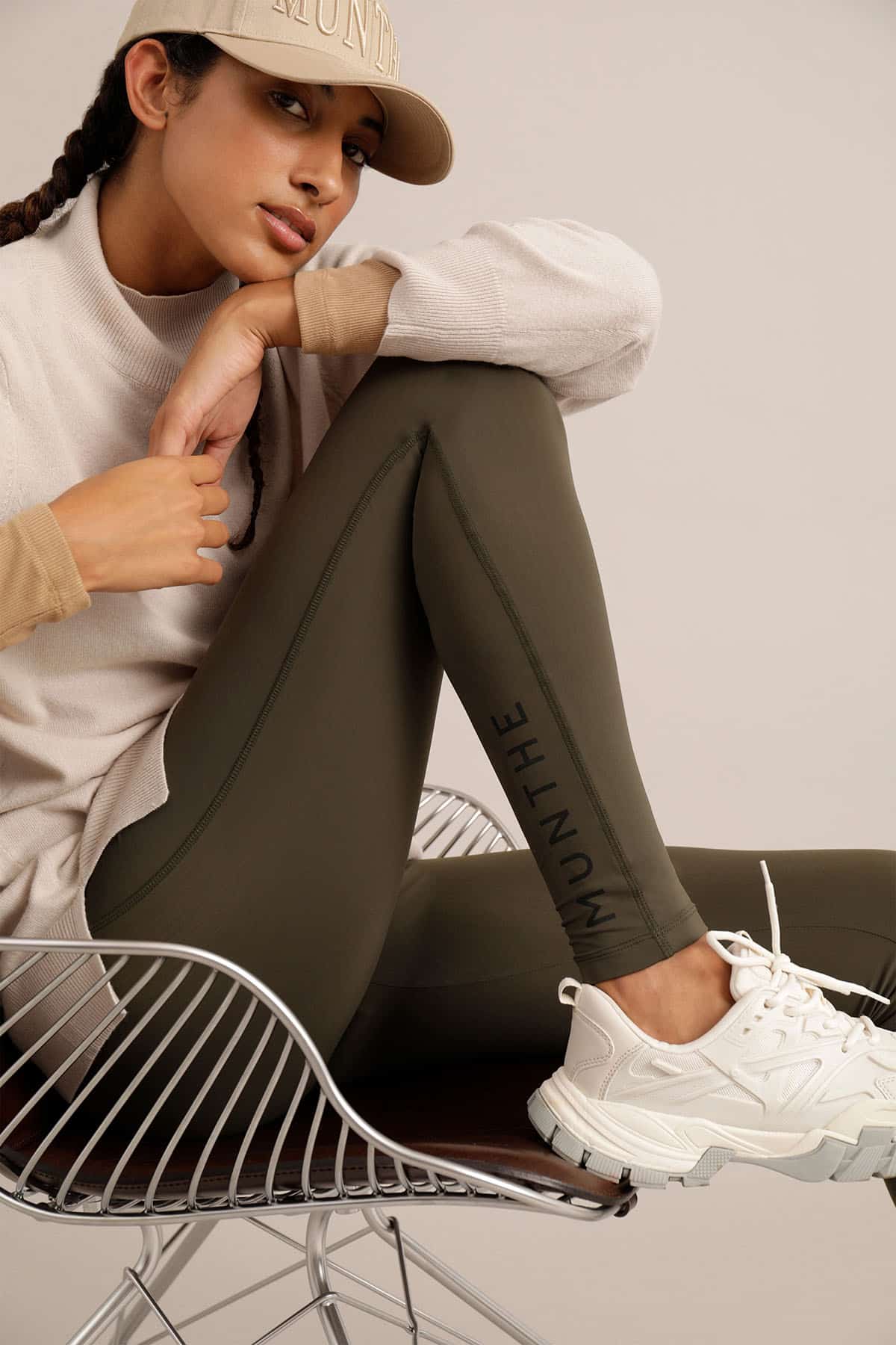 Munthe_Sandy-pants_army_1
