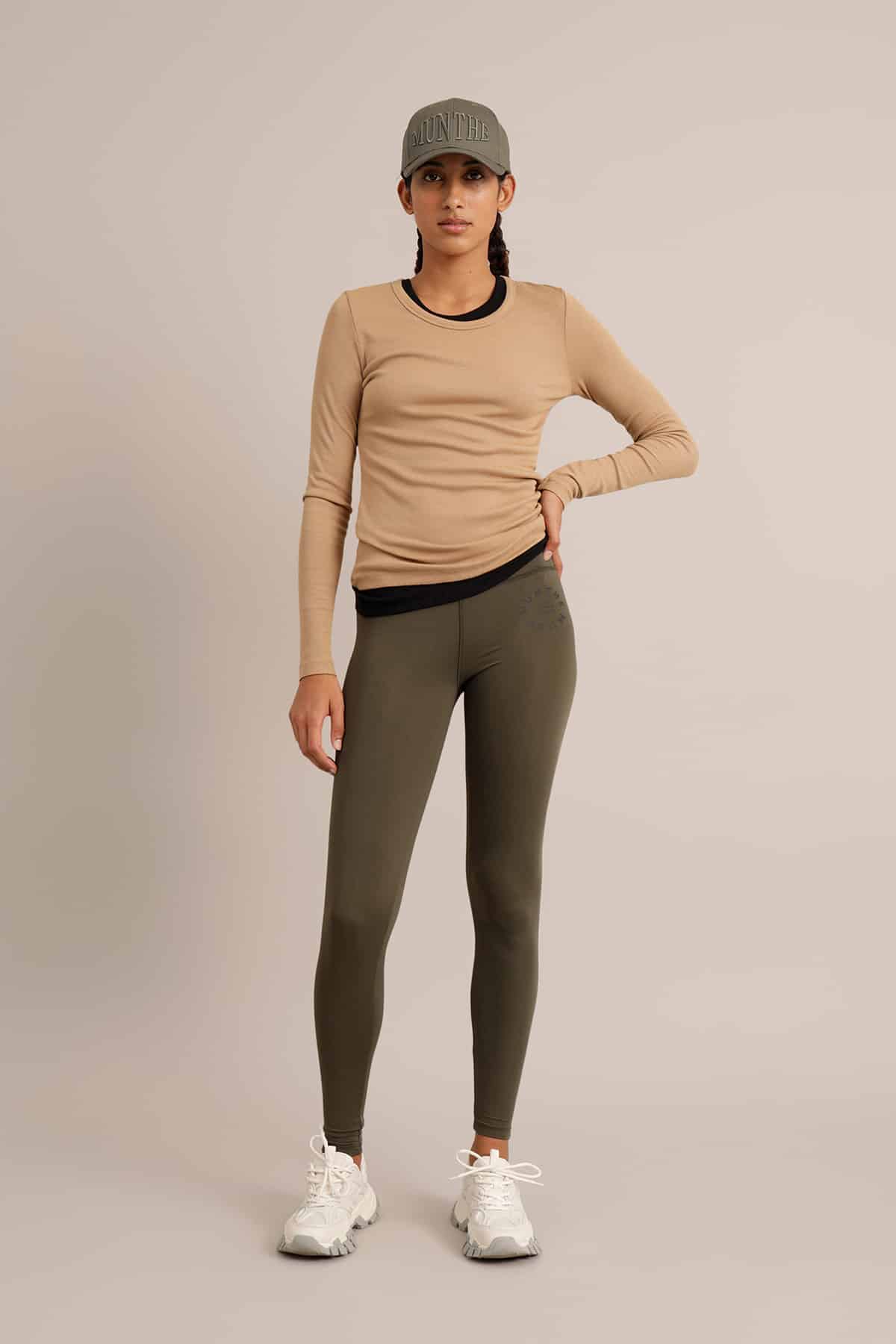 Munthe_Sandy-pants_army_2
