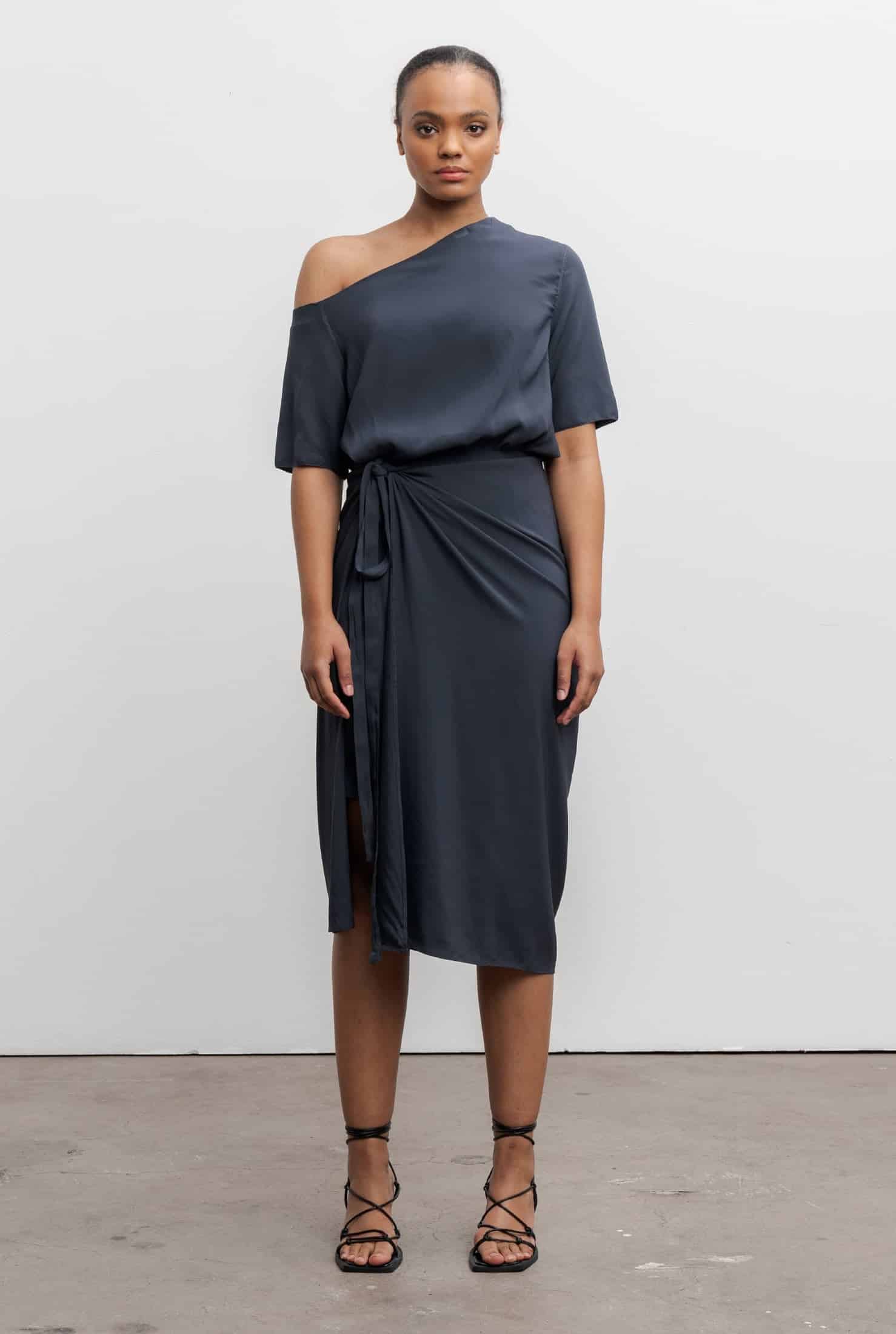 Ahlvar-Gallery_Chima-Dress_bluegrey_1