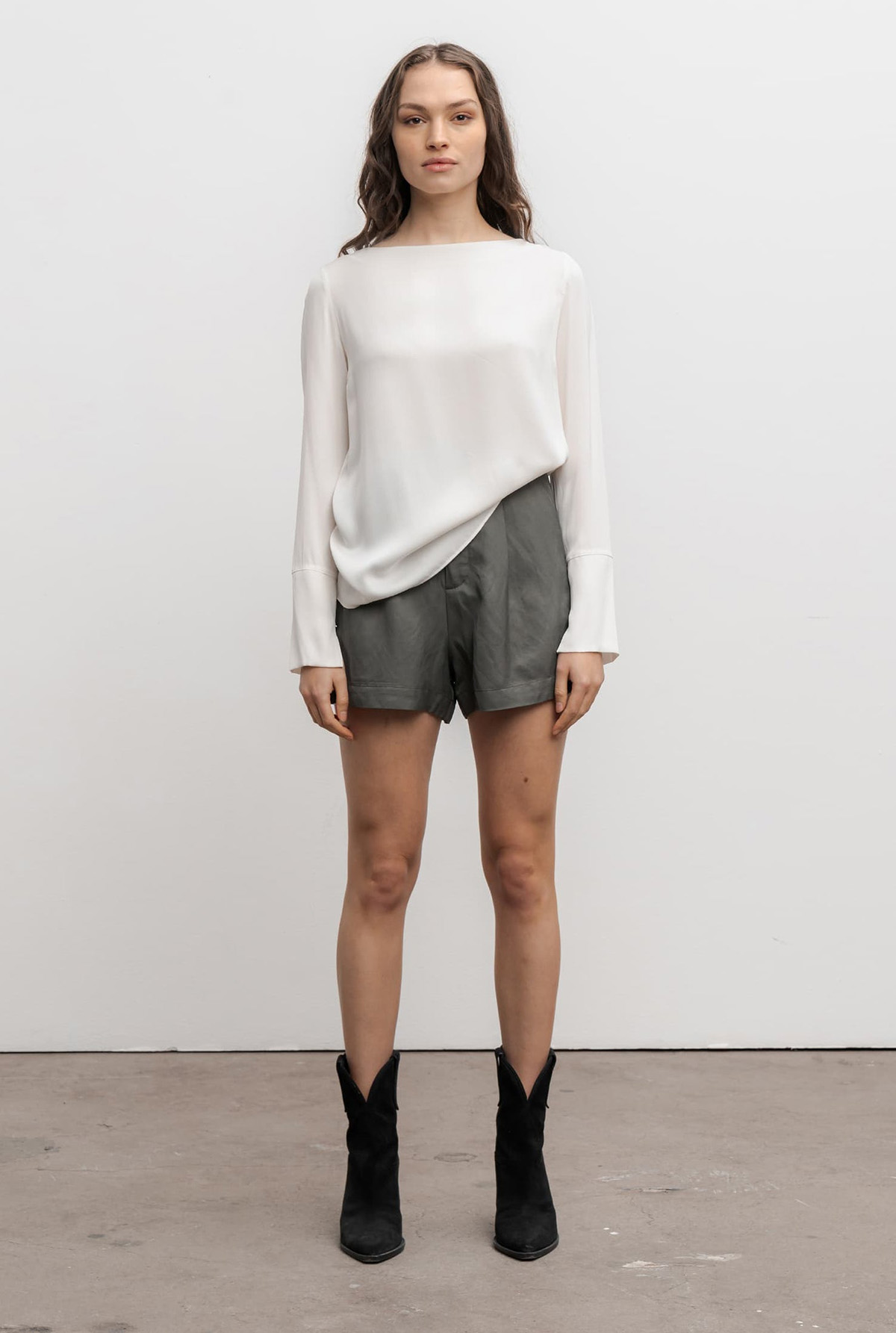 Alvar_Gallery_Kelly-Blouse_offwhite_1