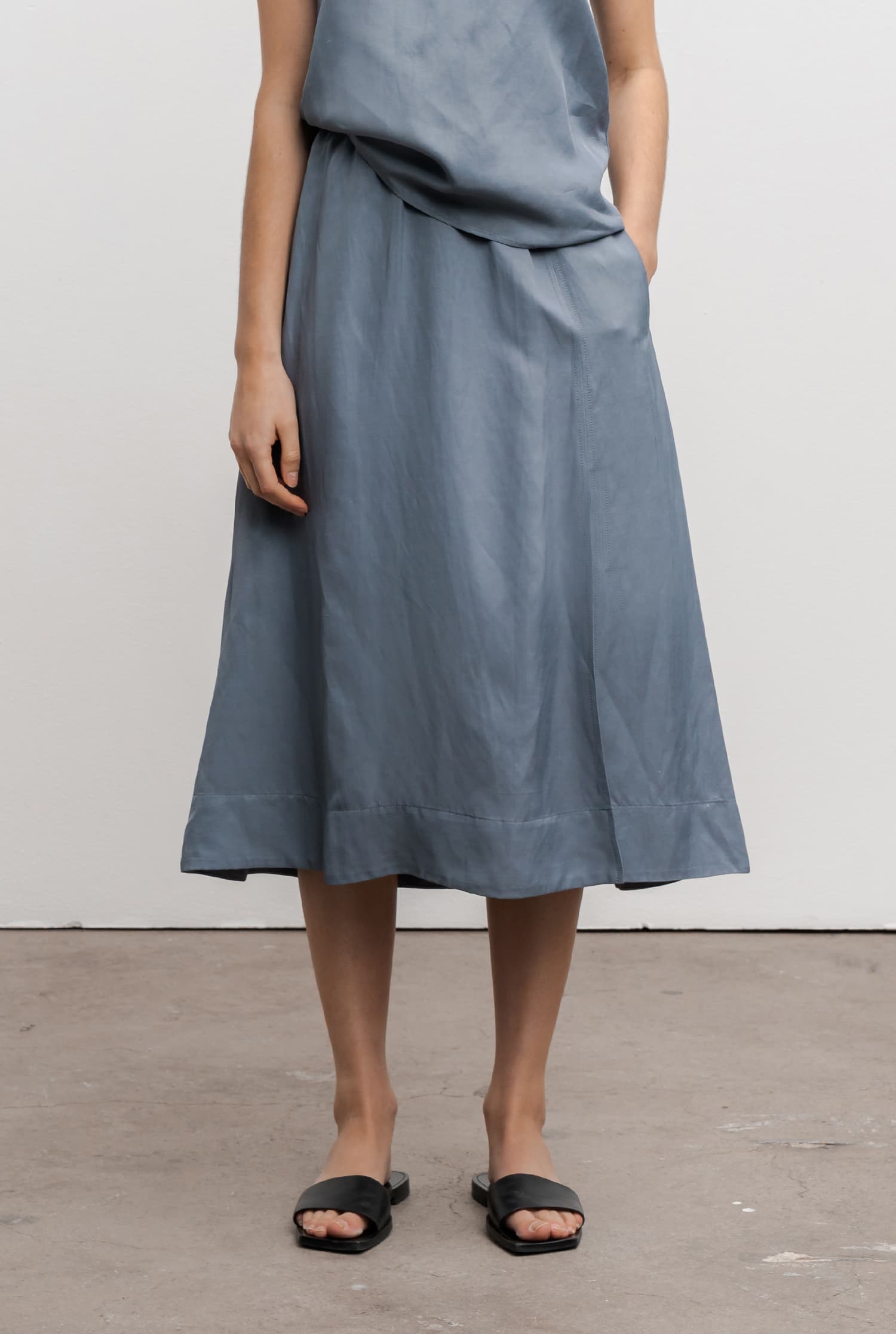 MichiLinenSkirt_steelblue4