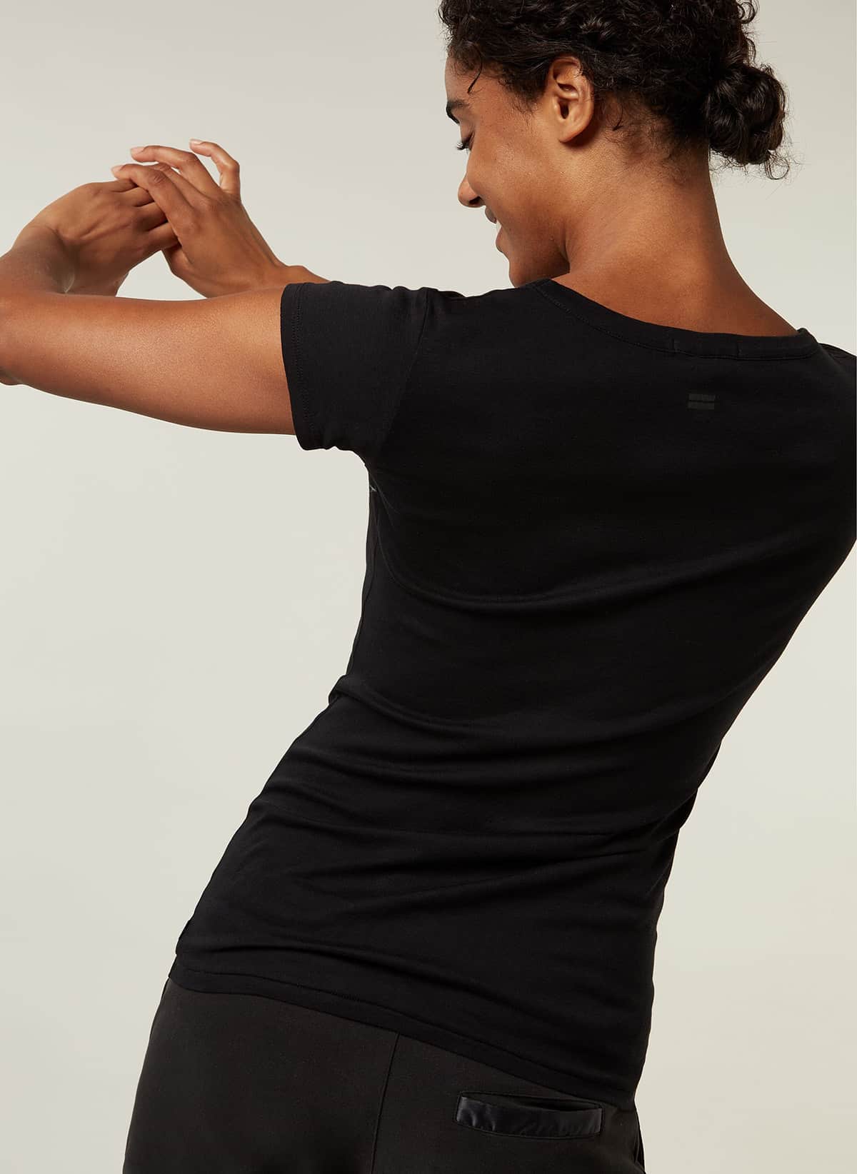 10DAYS_The-Slim-Fit-Tee_Black_2