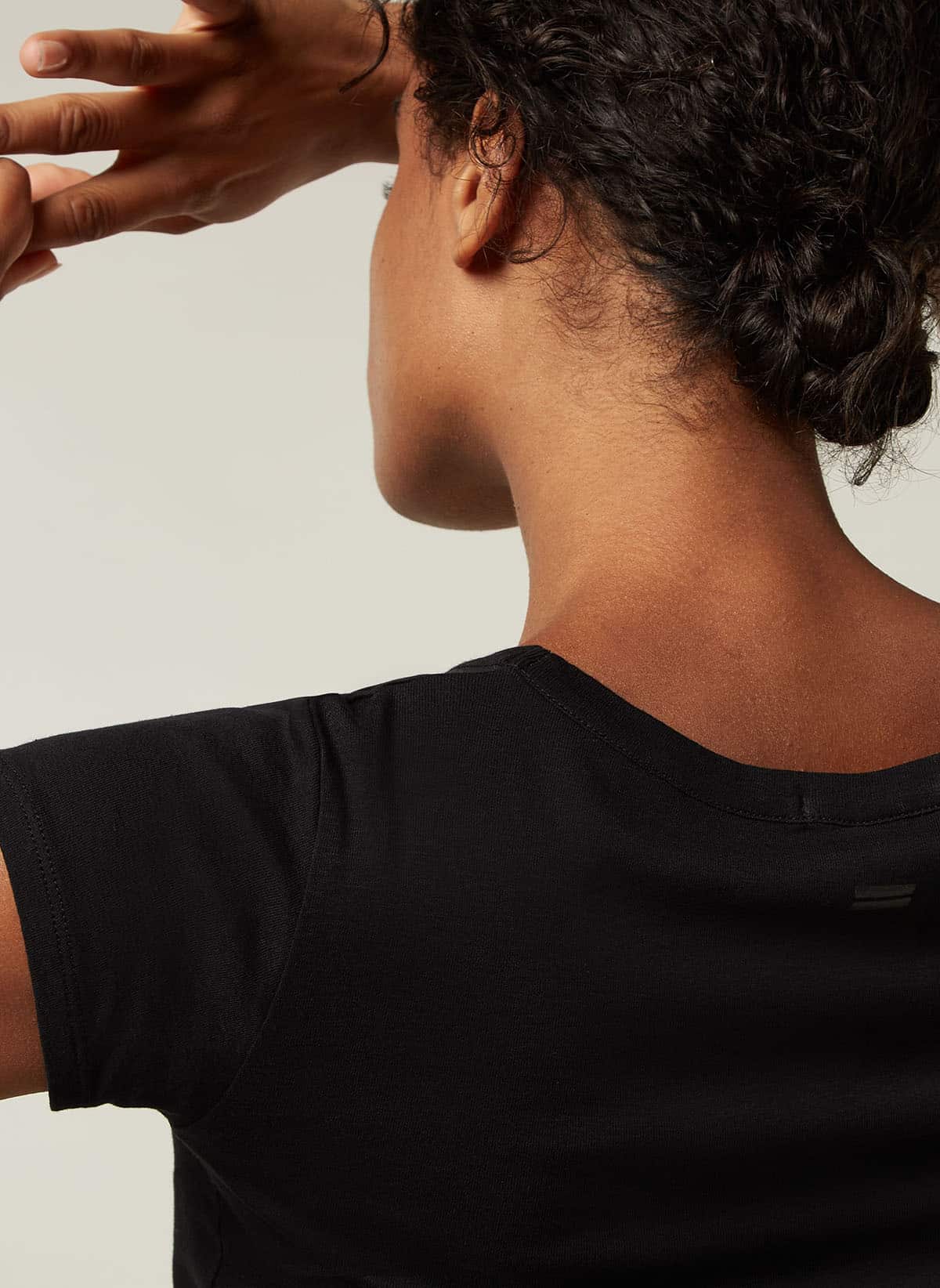 10DAYS_The-Slim-Fit-Tee_Black_4