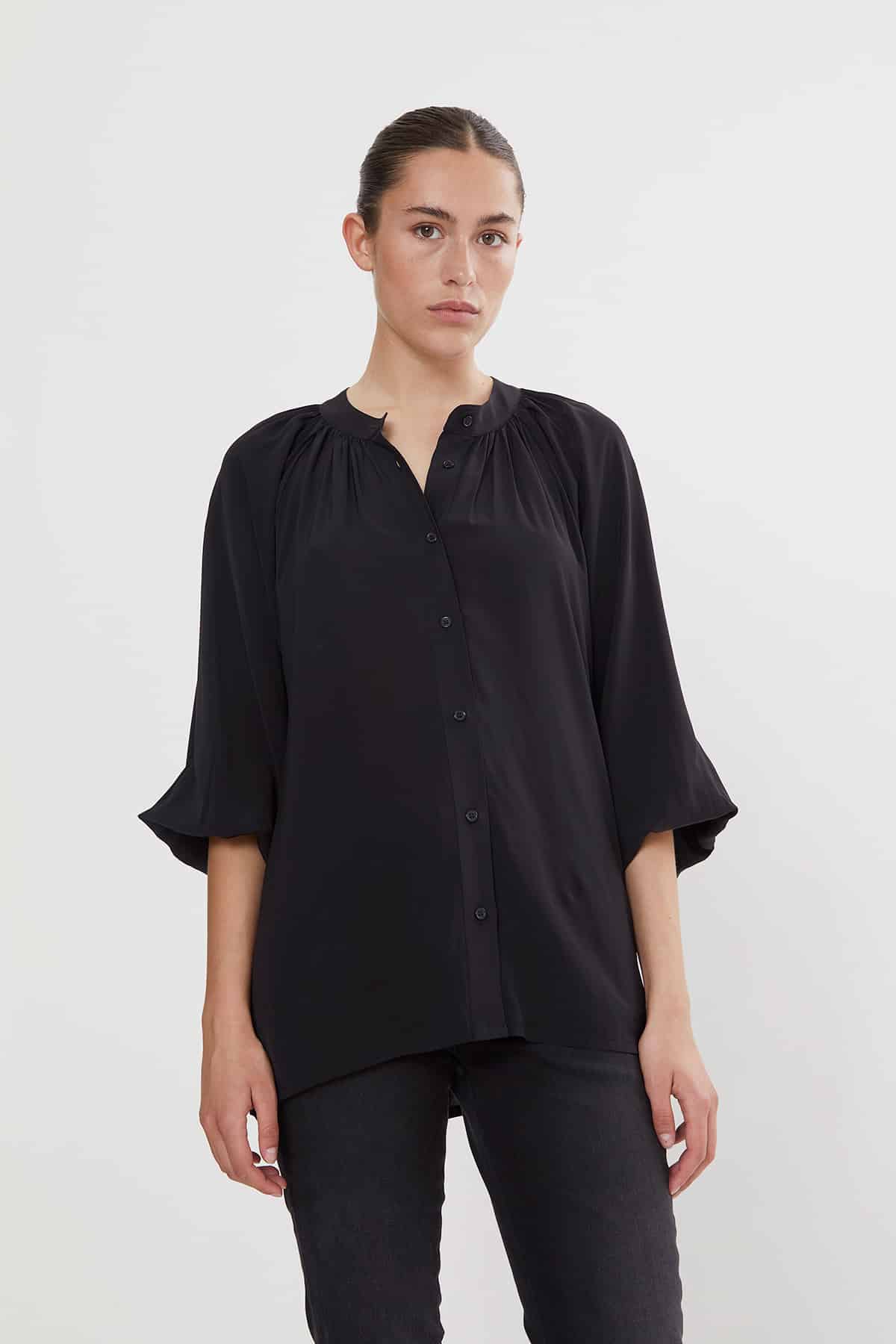 Rabens-Saloner_Buddi-shirt_1