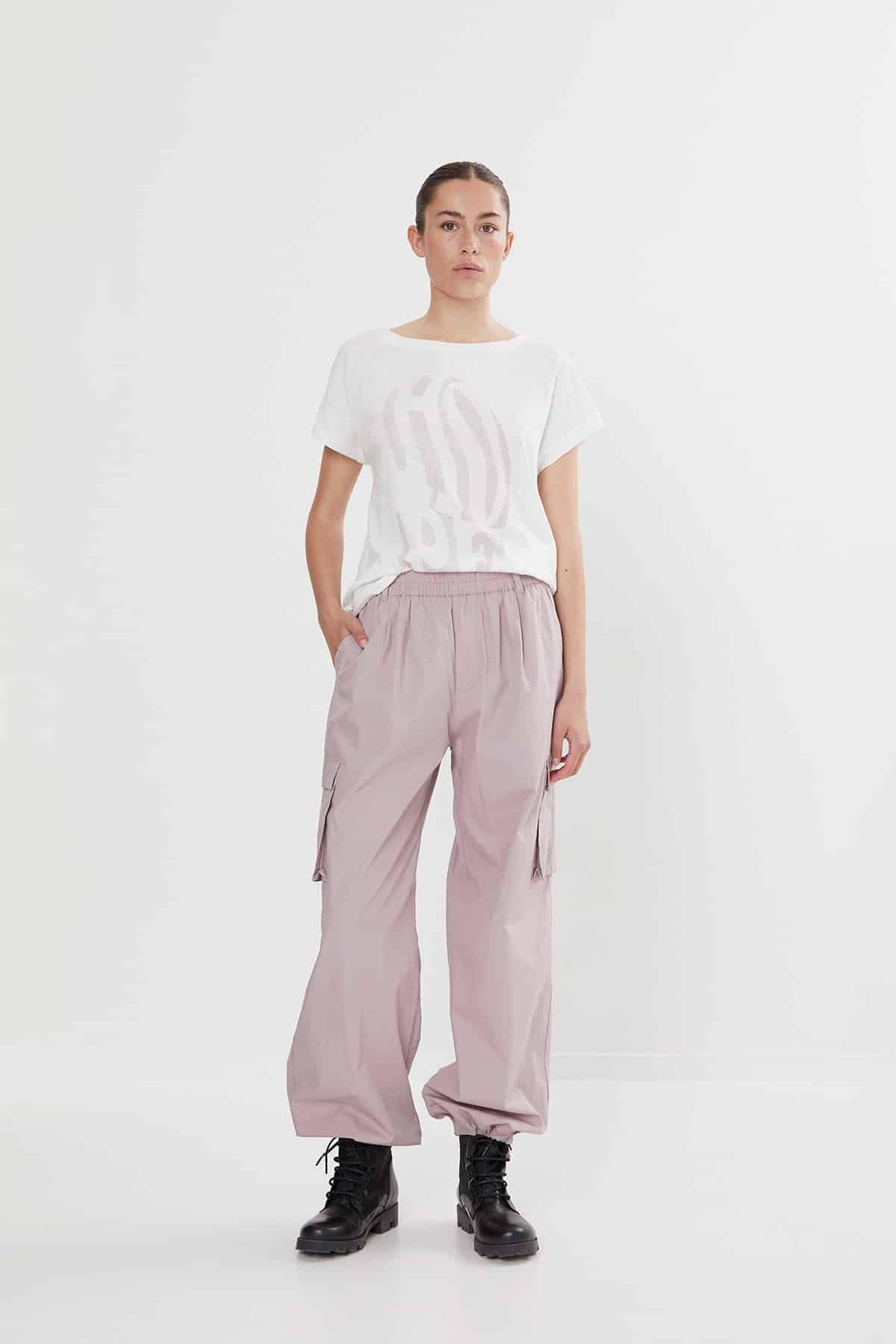 Rabens-Saloner_Sally-hope-t-shirt_2