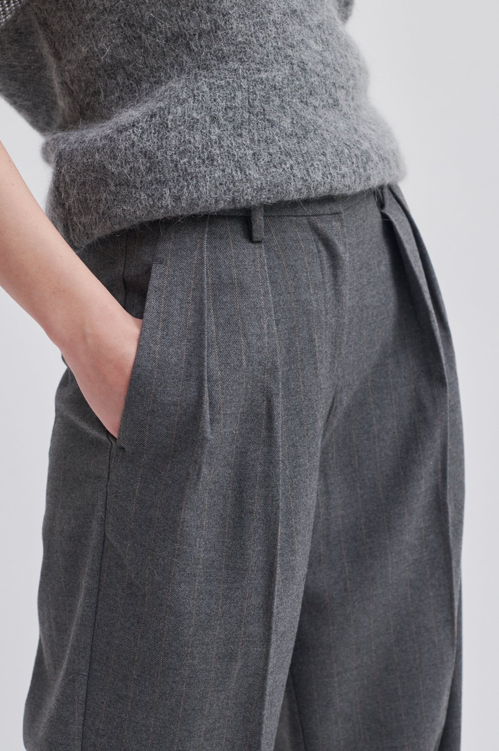 Second-Female_HOLSYE_Trousers_2