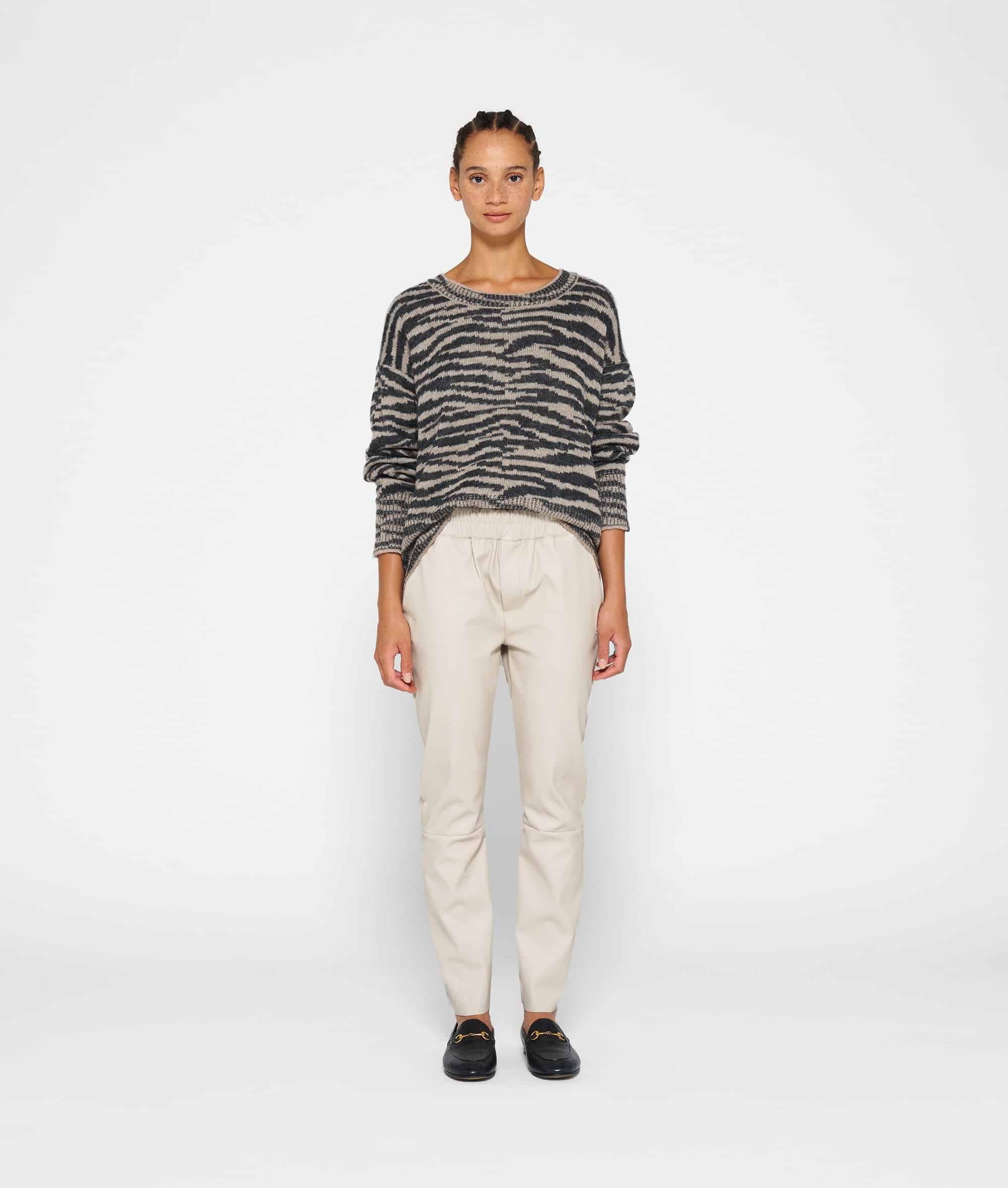 10Days_knit-sweater-zebra_2