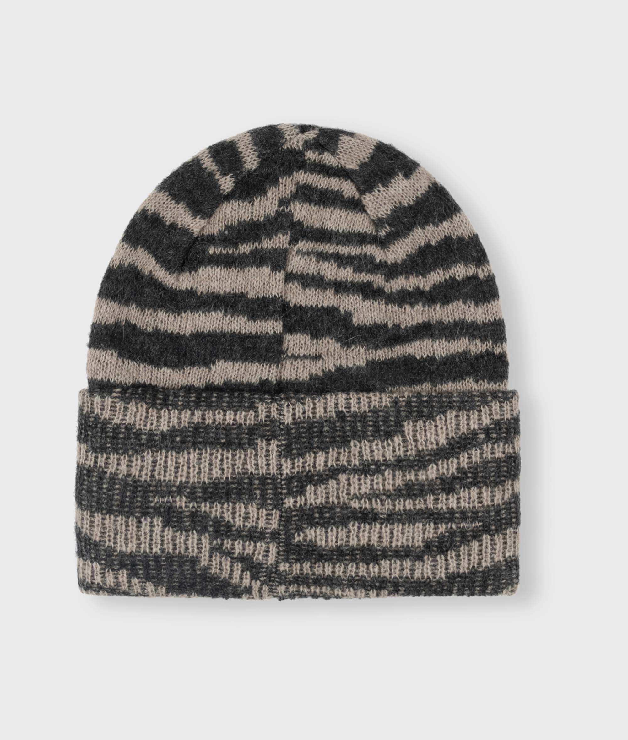 10Days_knitted-beanie-zebra_1