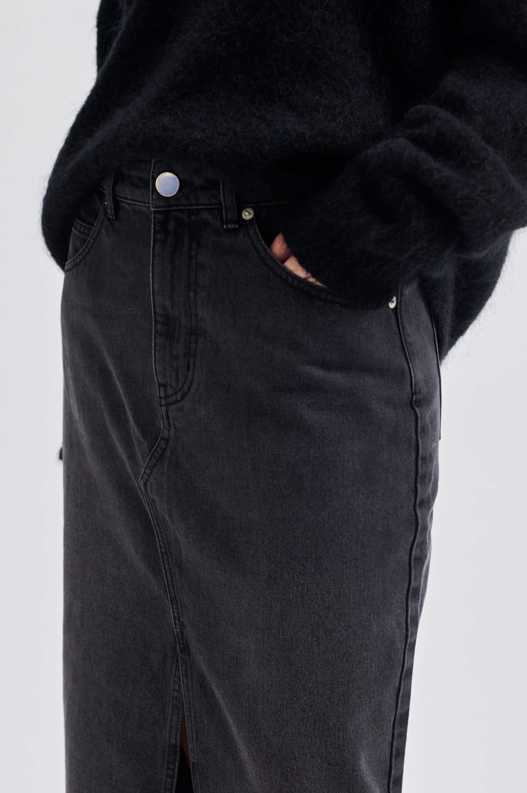 Second-Female_Dustine-skirt-black_3
