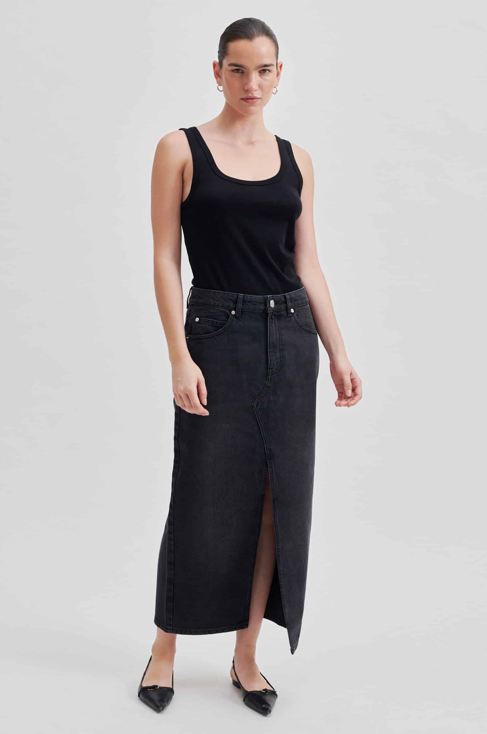 Second-Female_Dustine-skirt-black_4