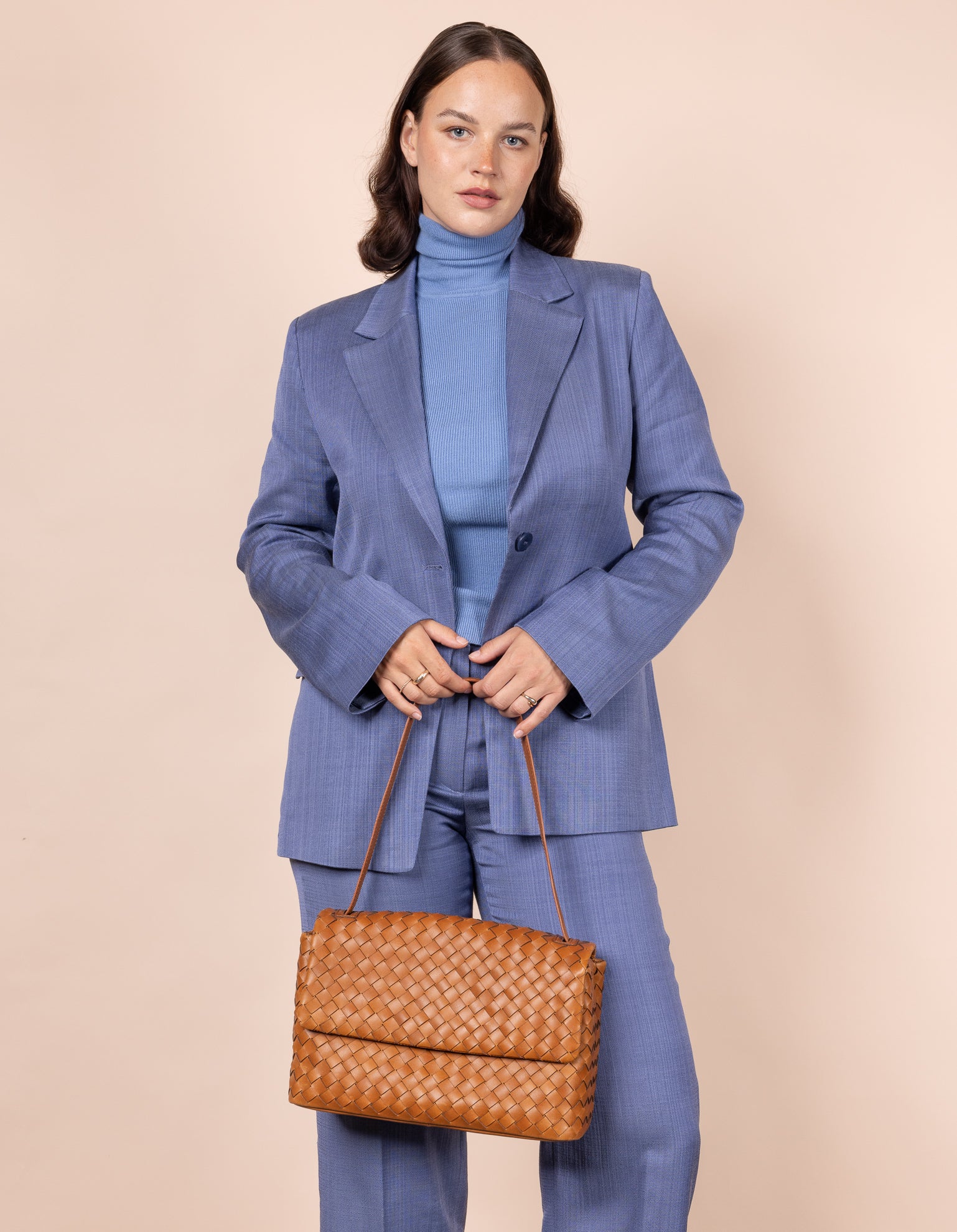 Kenzie-Cognac-Model-4