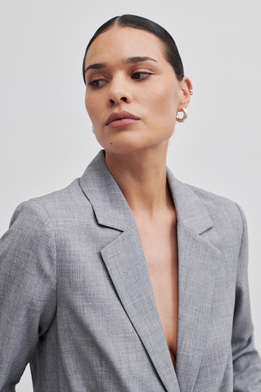 Second-Female_Evali-Classic-Blazer_2