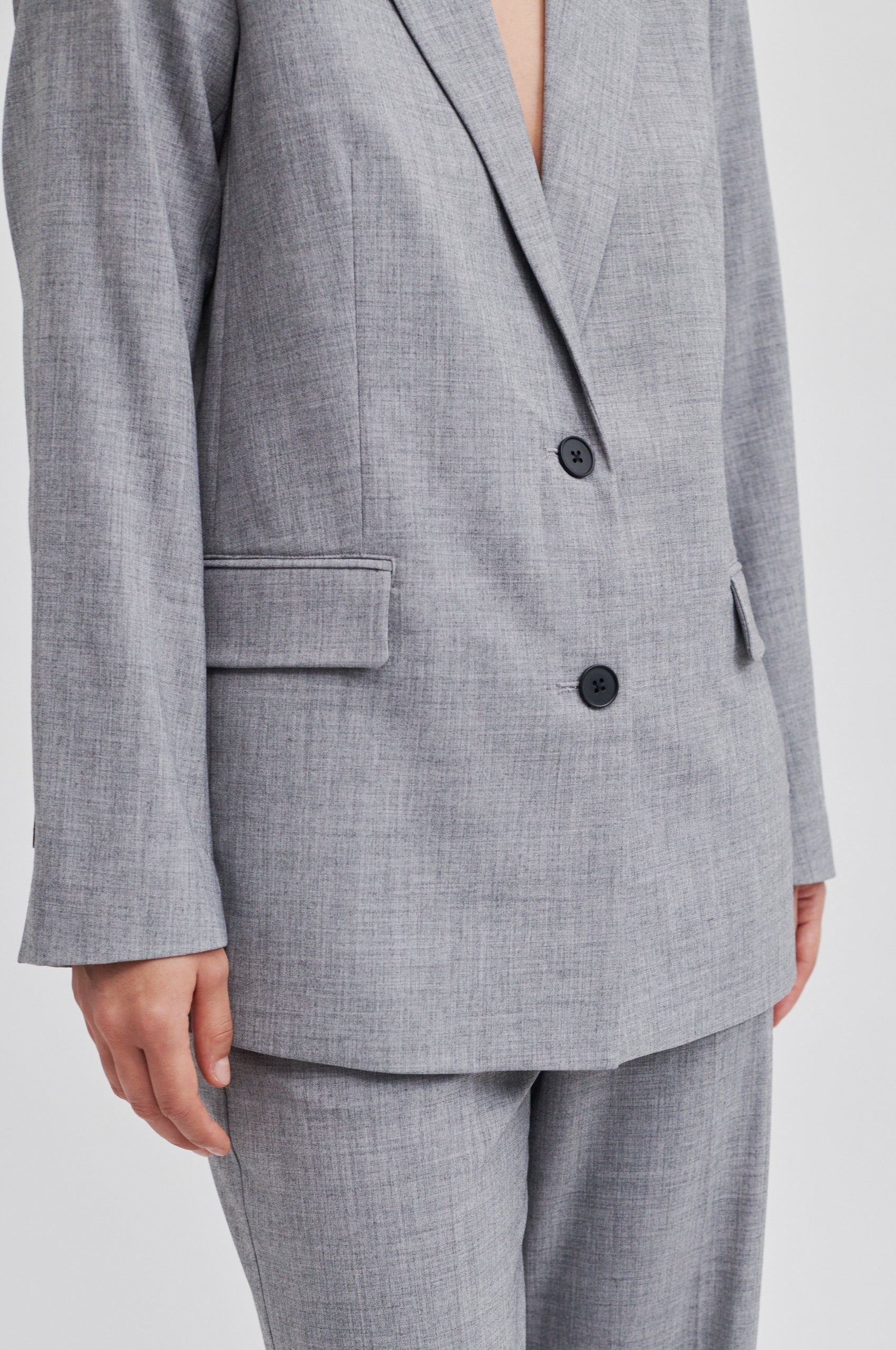 Second-Female_Evali-Classic-Blazer_5