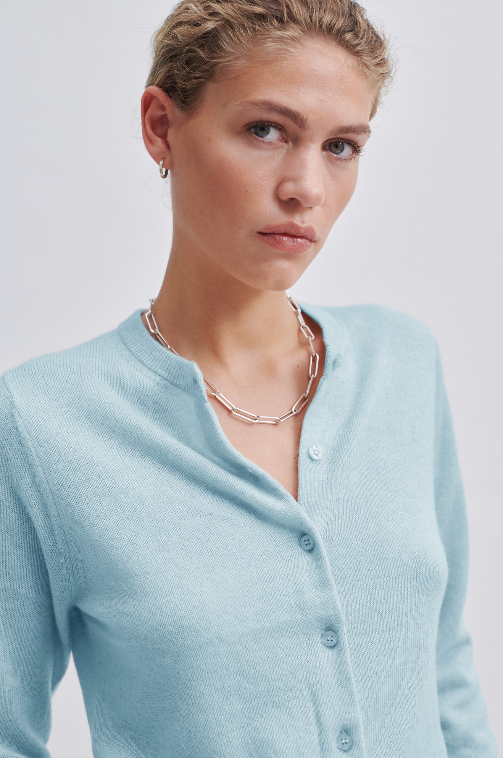 SecondFemale-Gabrielle-Cardigan_1