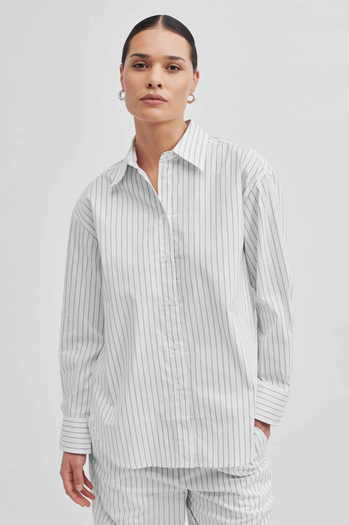 Second-Female_SOALON_Classic-Shirt_1