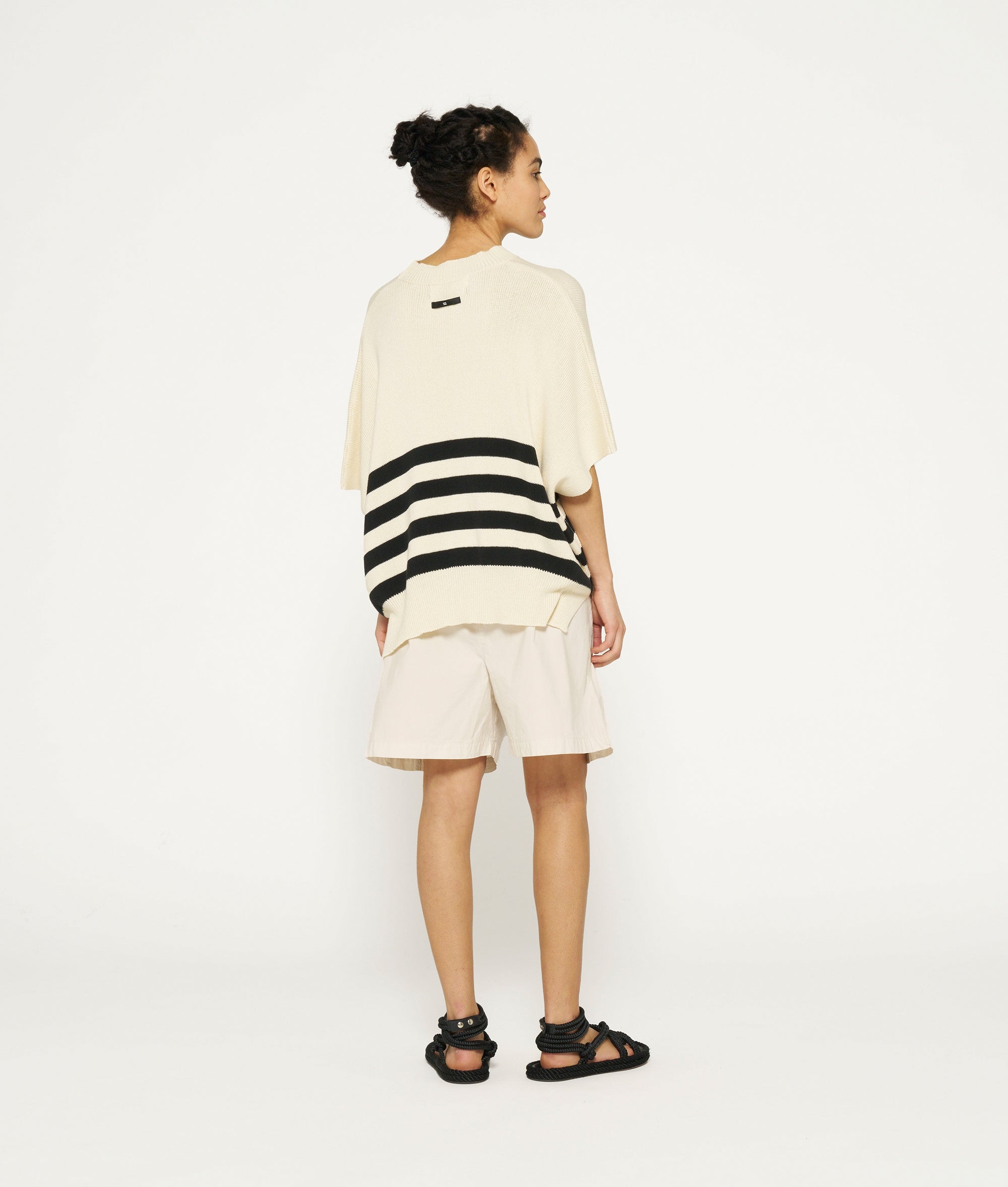 10Days_Sleeveless-sweater-stripes_3