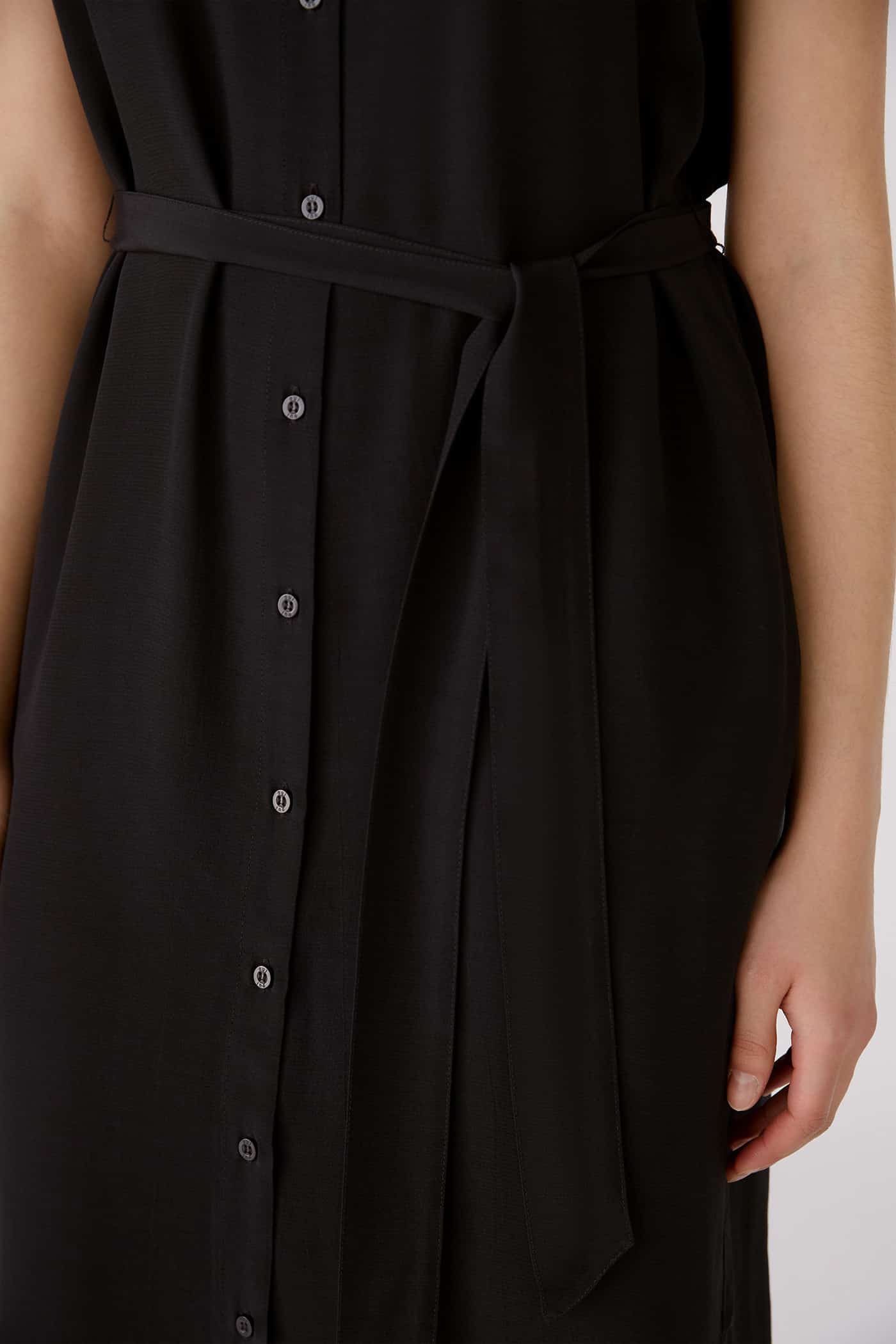 Oui_Sleeveless-dress_Black_3
