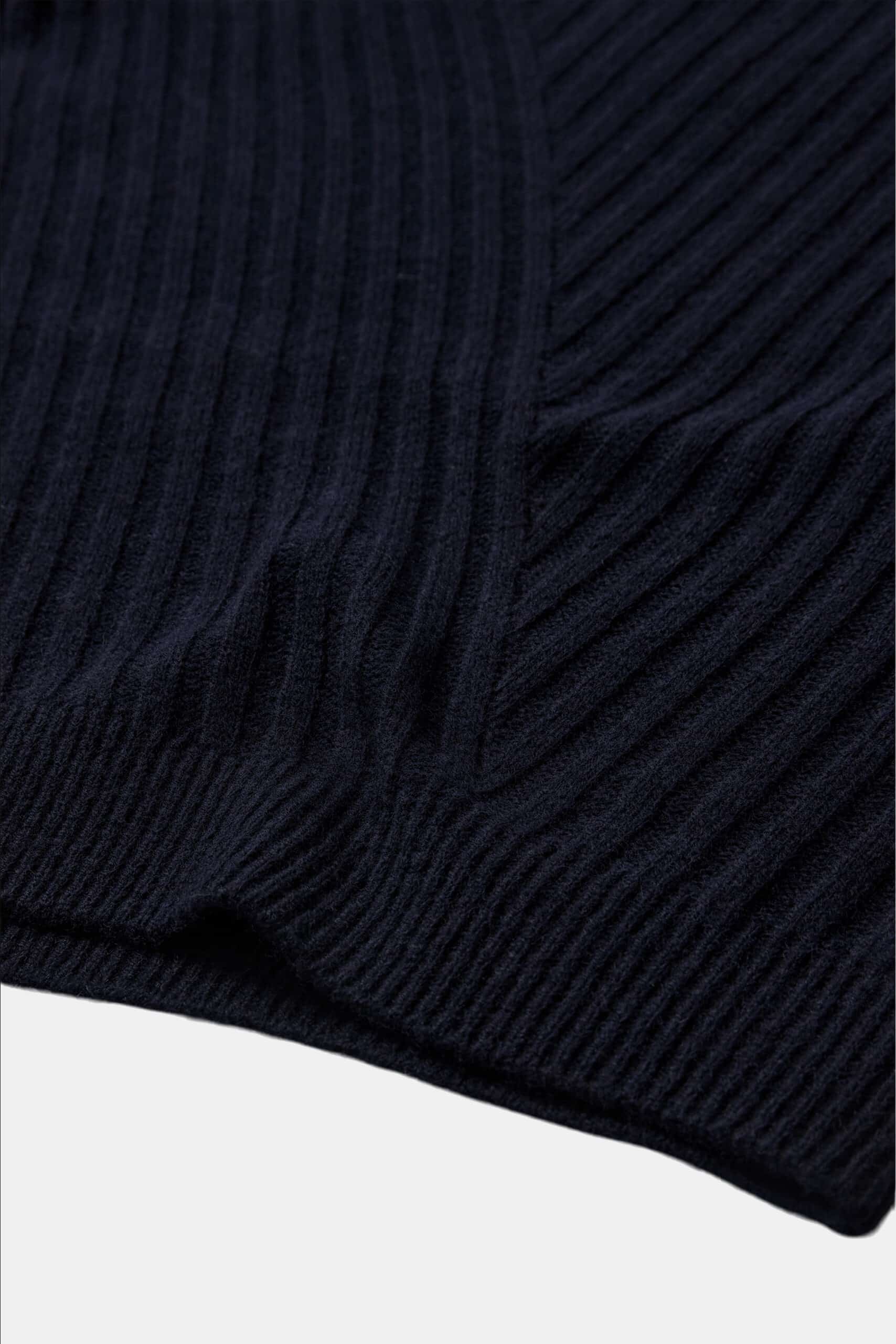 Designers-Remix_Carmen-Asymmetric-sweater_4