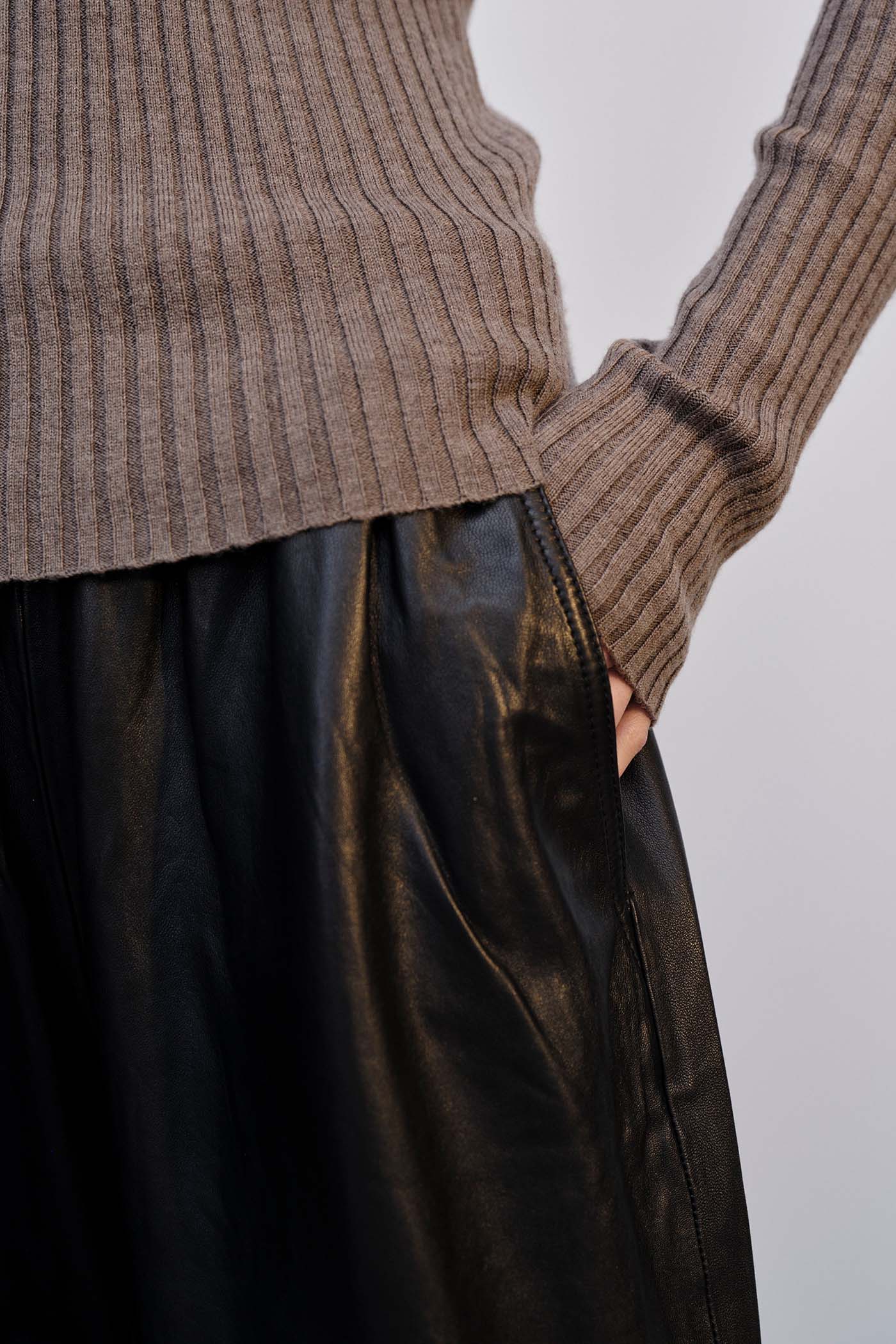 Herskind_Bob-Blouse_Earth_7