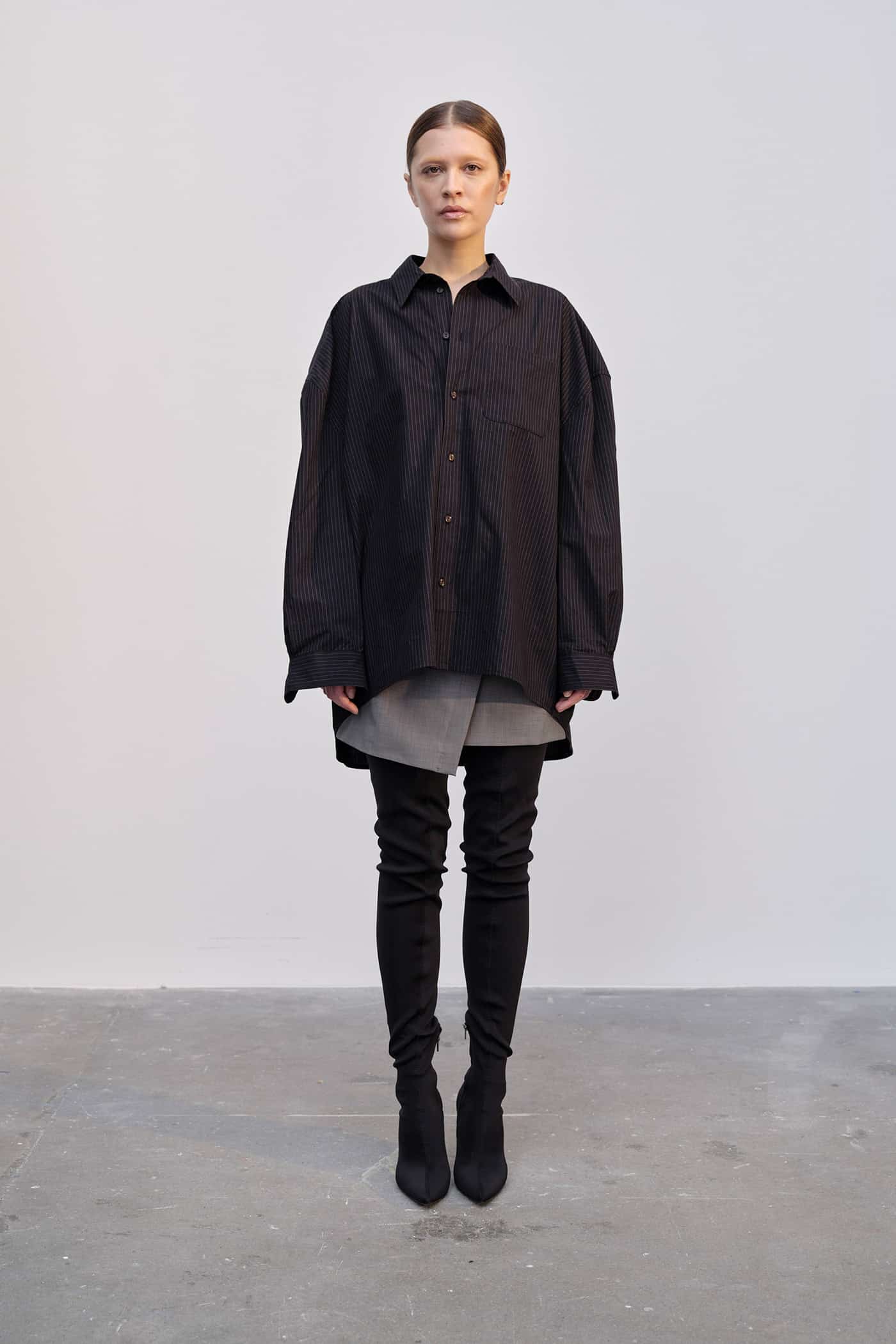 Herskind_Lex-Shirt_Pinstripe-Black_2