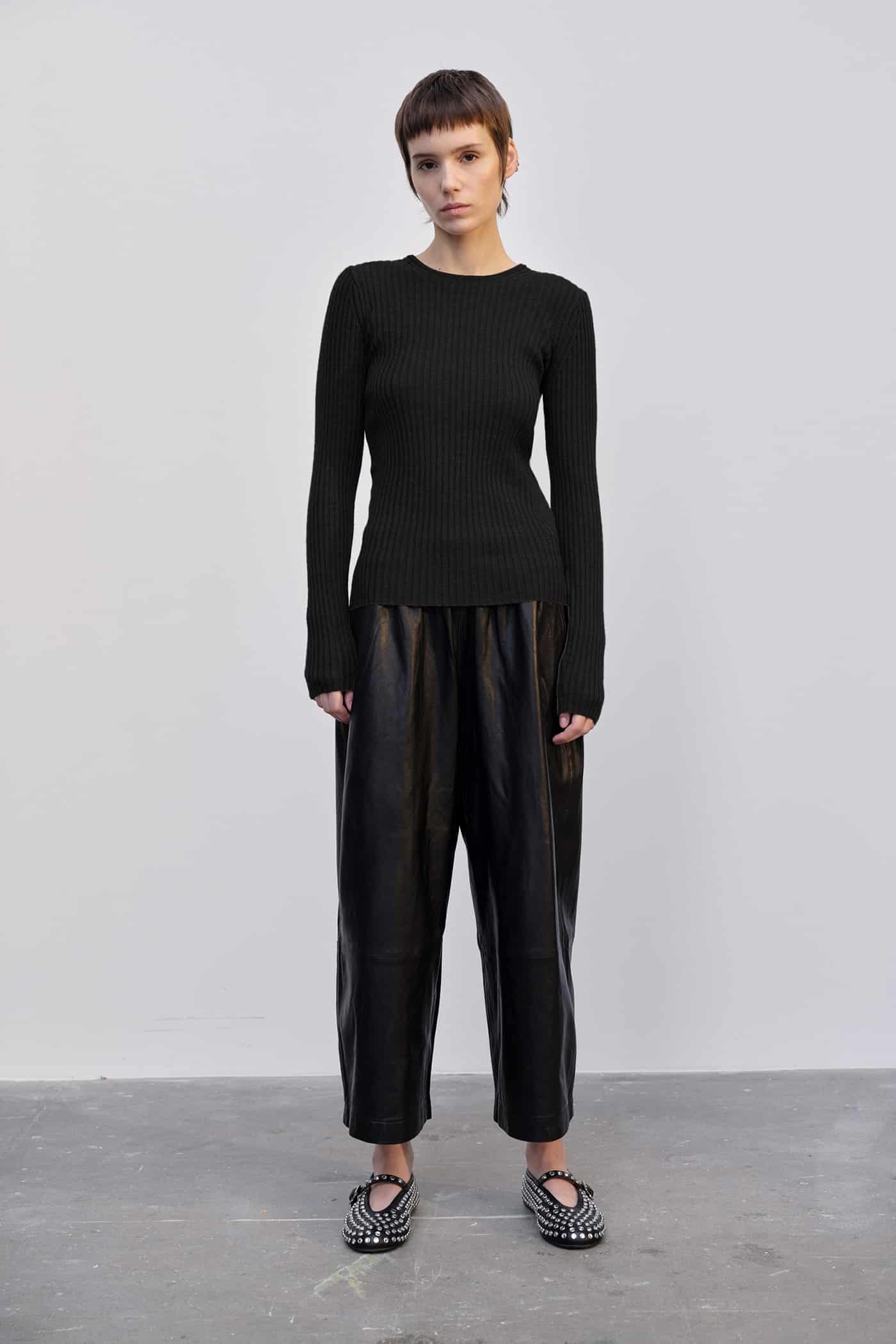 Herskind_Camb-Blouse_Black_1