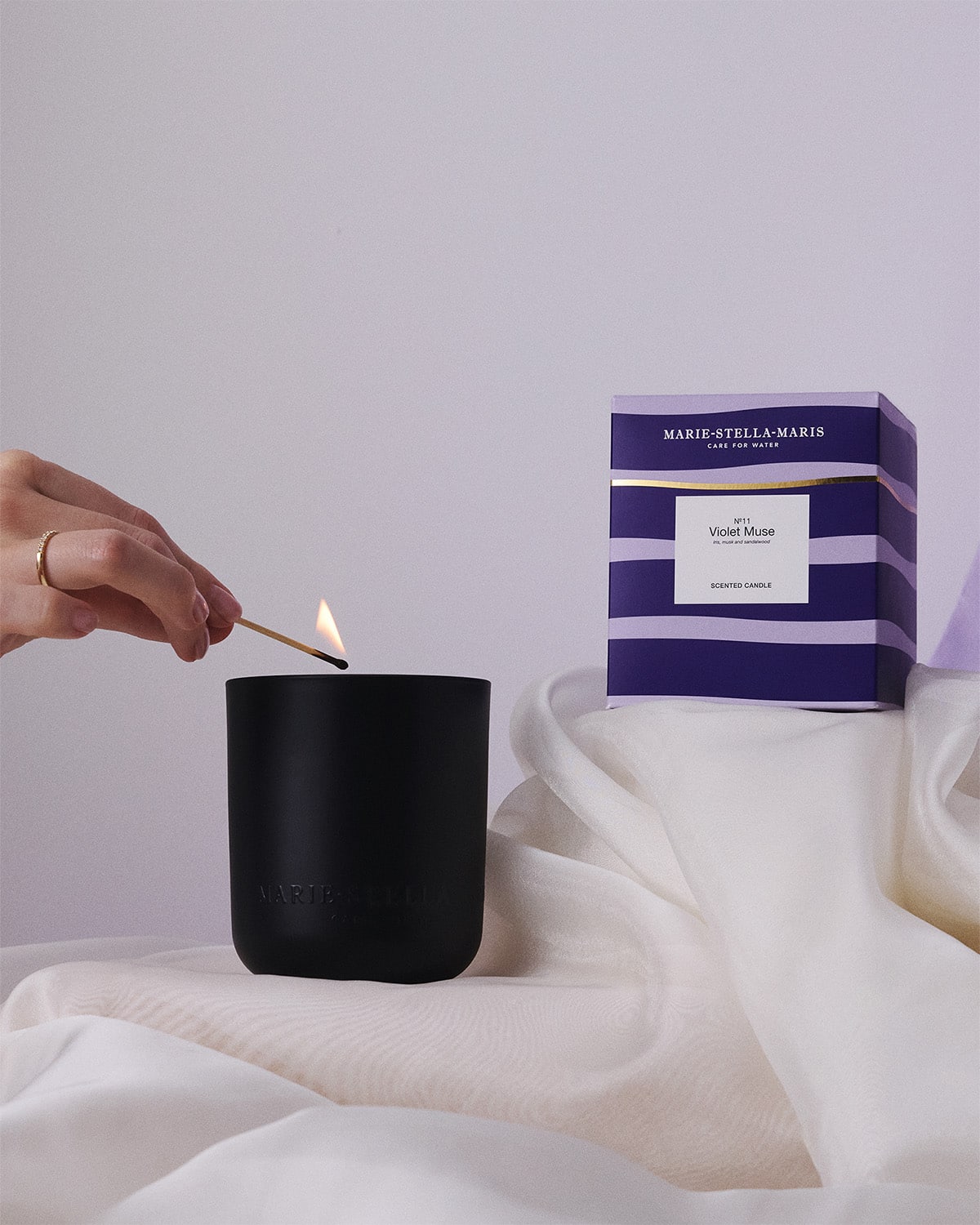 Limited_Edition_No.08_Violet_Muse_campaignshot_5_768x960_e6b4d822-39b4-41d7-9a5c-6a11da7a982c Luxurious Scented Candle Violet Muse No.11