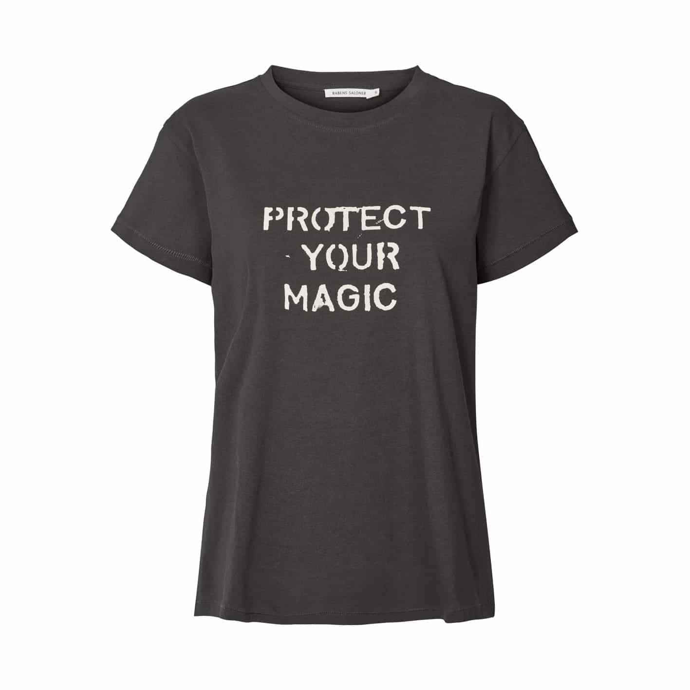 Rabens-Saloner_Ambla-Magic-tee