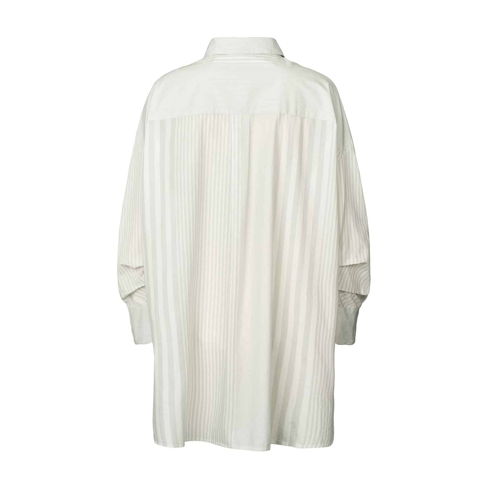 Rabens-Saloner_Bobbie-shirt_8