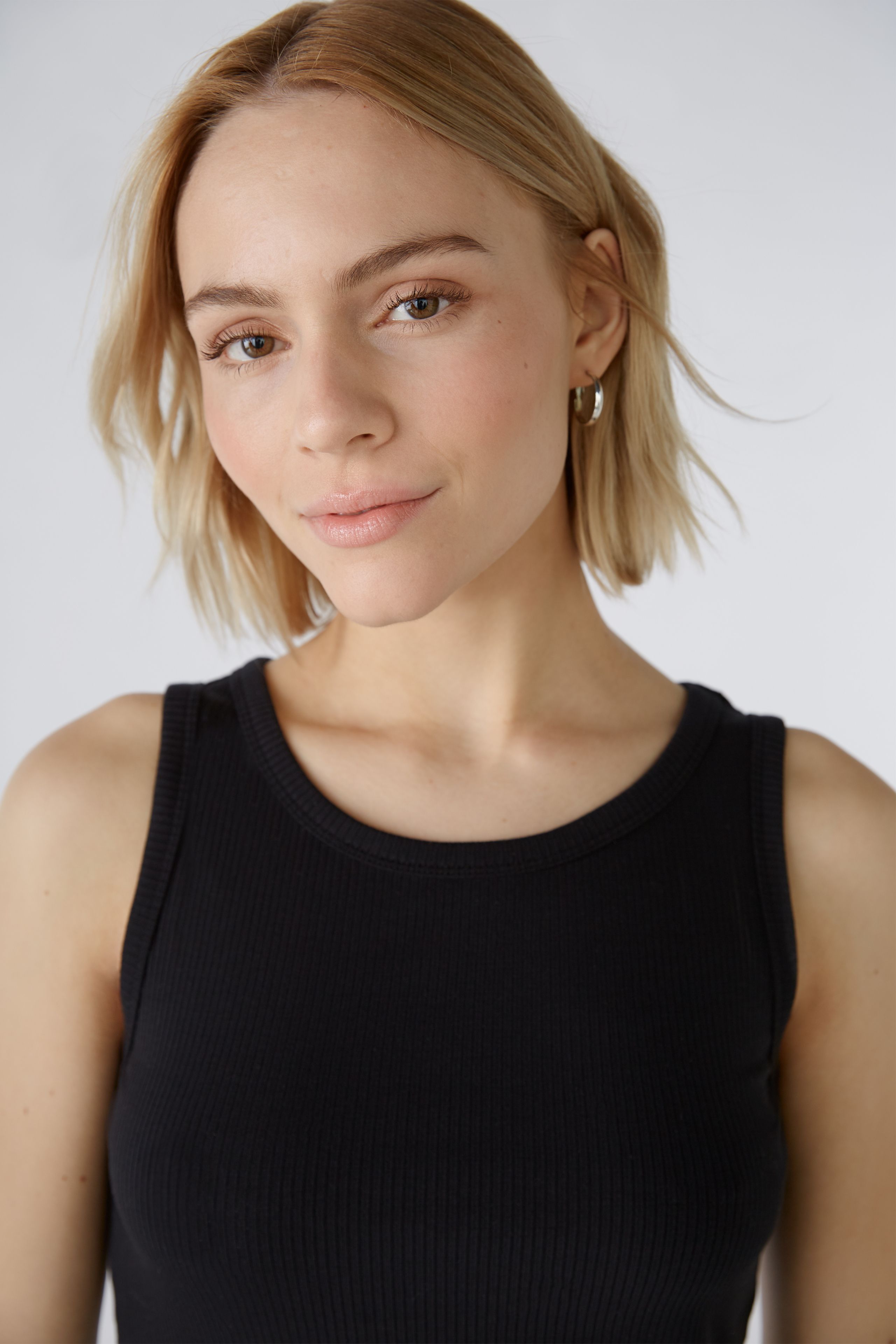Oui-Filiz-top_Black_3