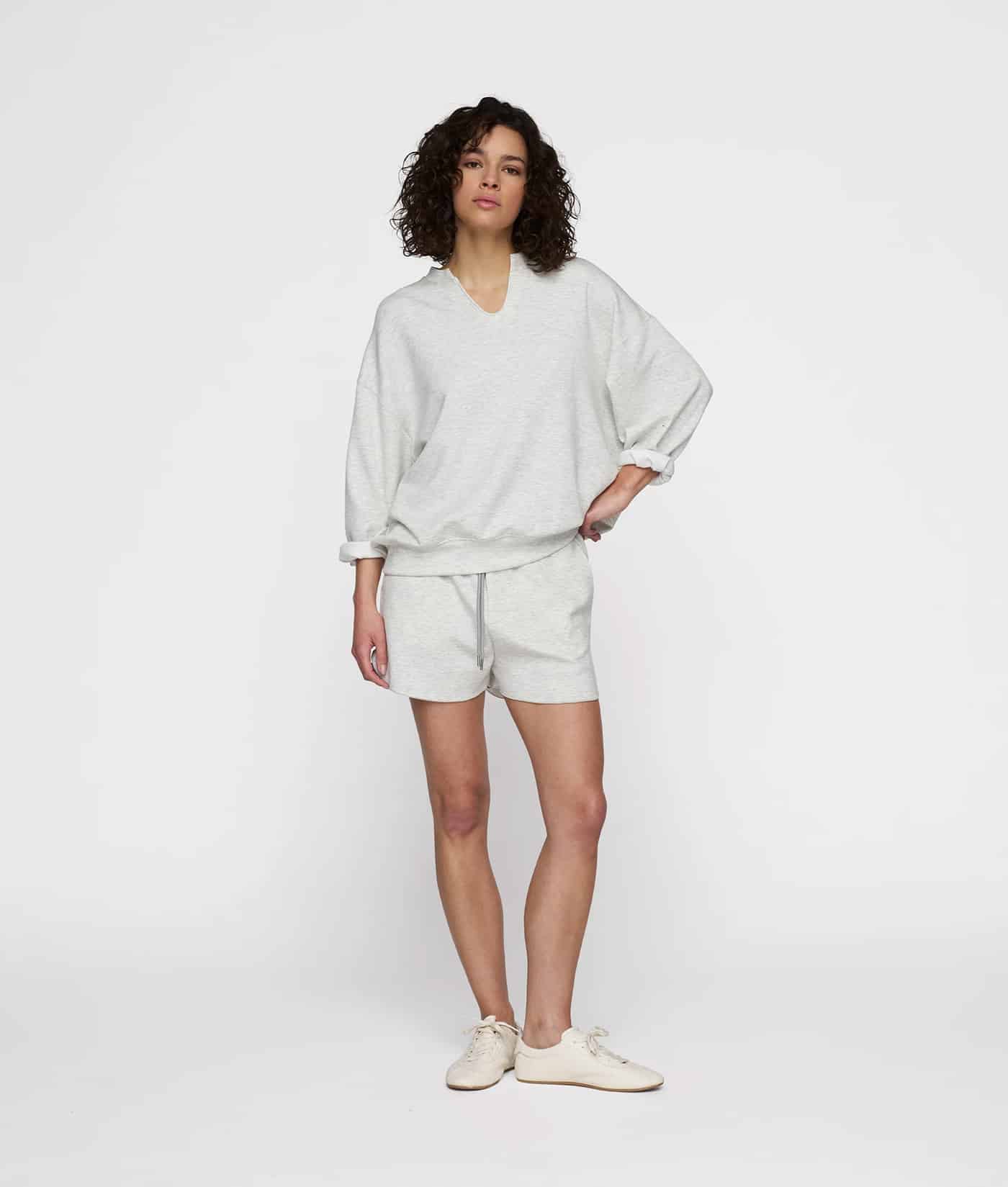 10DAYS_Soft-SCUBA-V-NECK-sweater_2