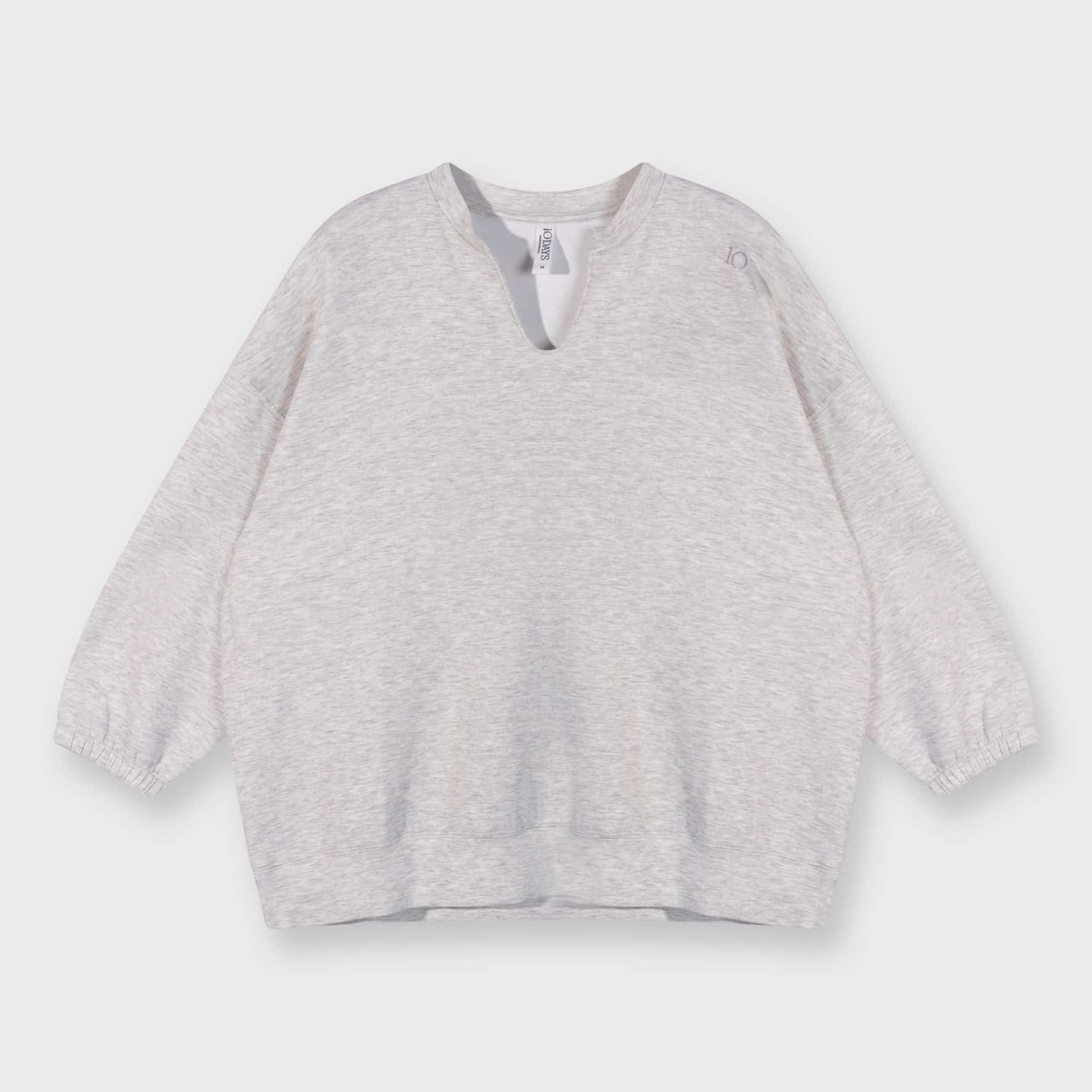 10DAYS_Soft-notch-neck-sweater
