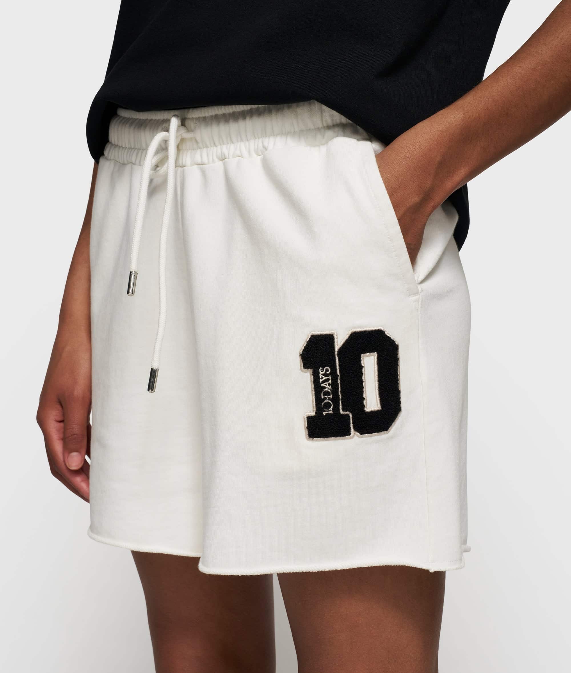 10DAYS_shorts-10_white_3