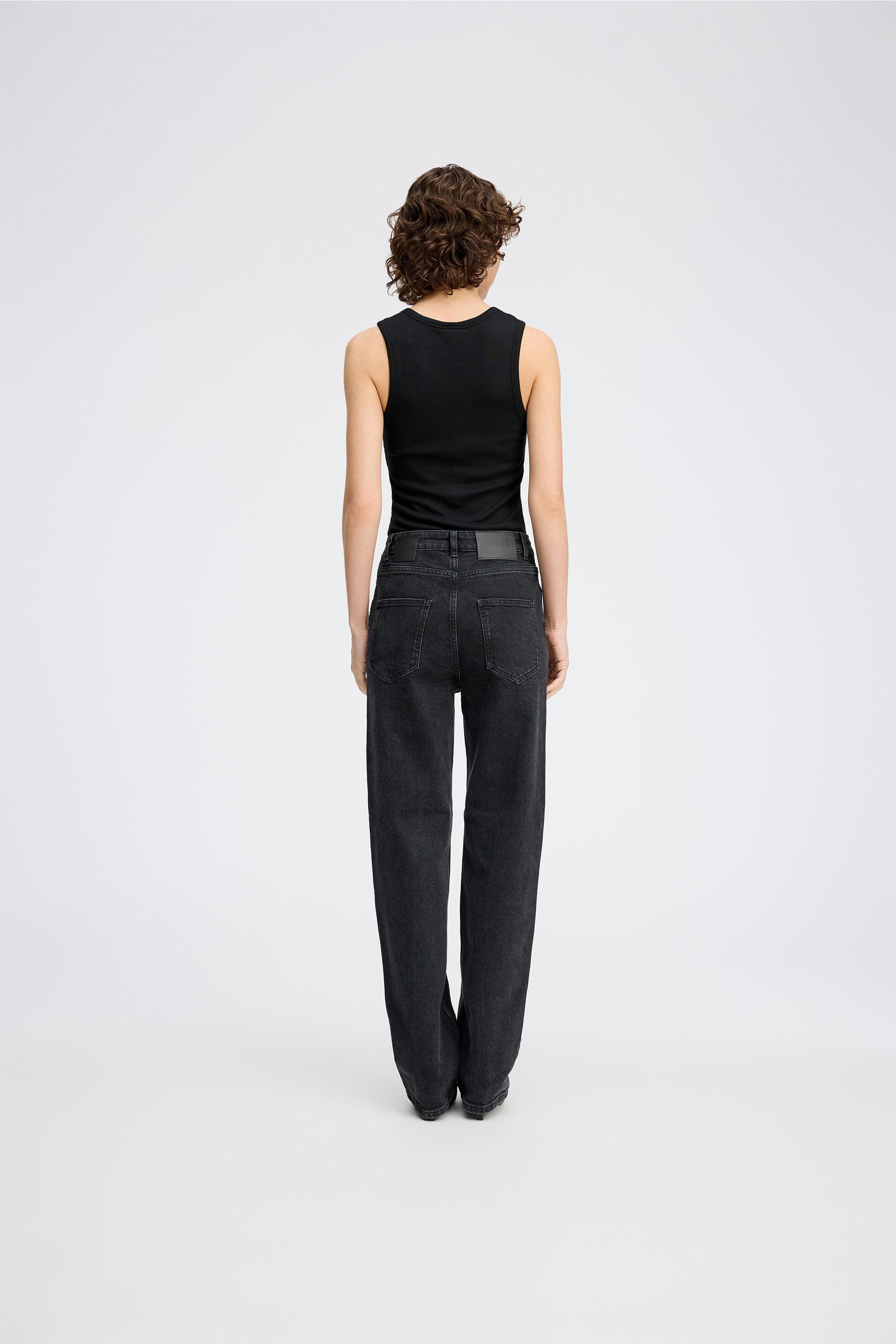 MUNTHE_BOMA-Black_6
