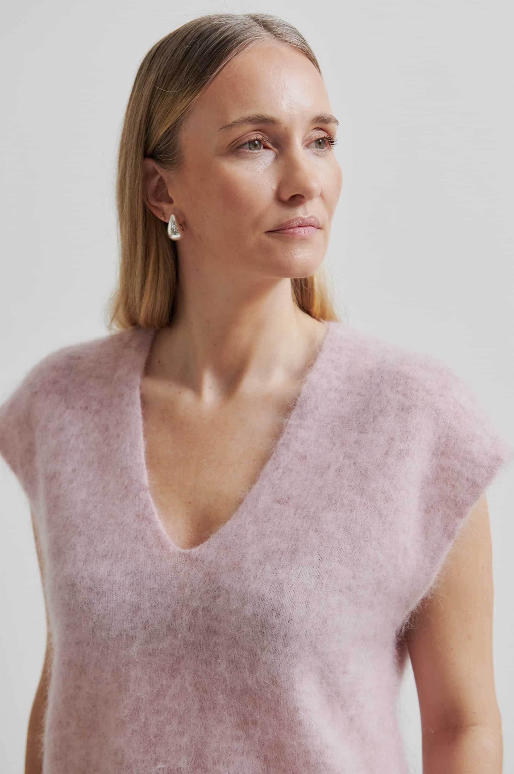 SecondFemale_Camryn-Vest_2