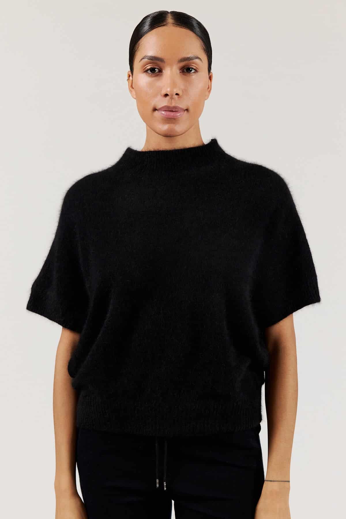 SixAmes_Doanne-Sweater_BLACK_1