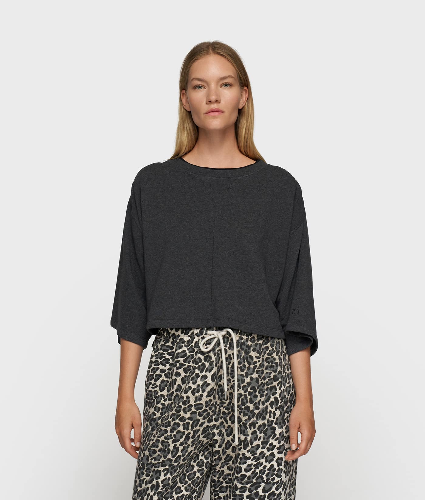 10DAYS_Cropped_gathering-sweater_2